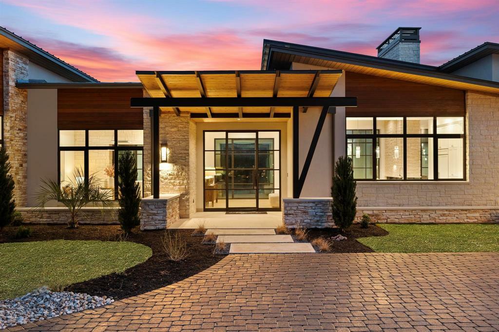 Property Photo: 1047 Overlook Parkway TX 78657