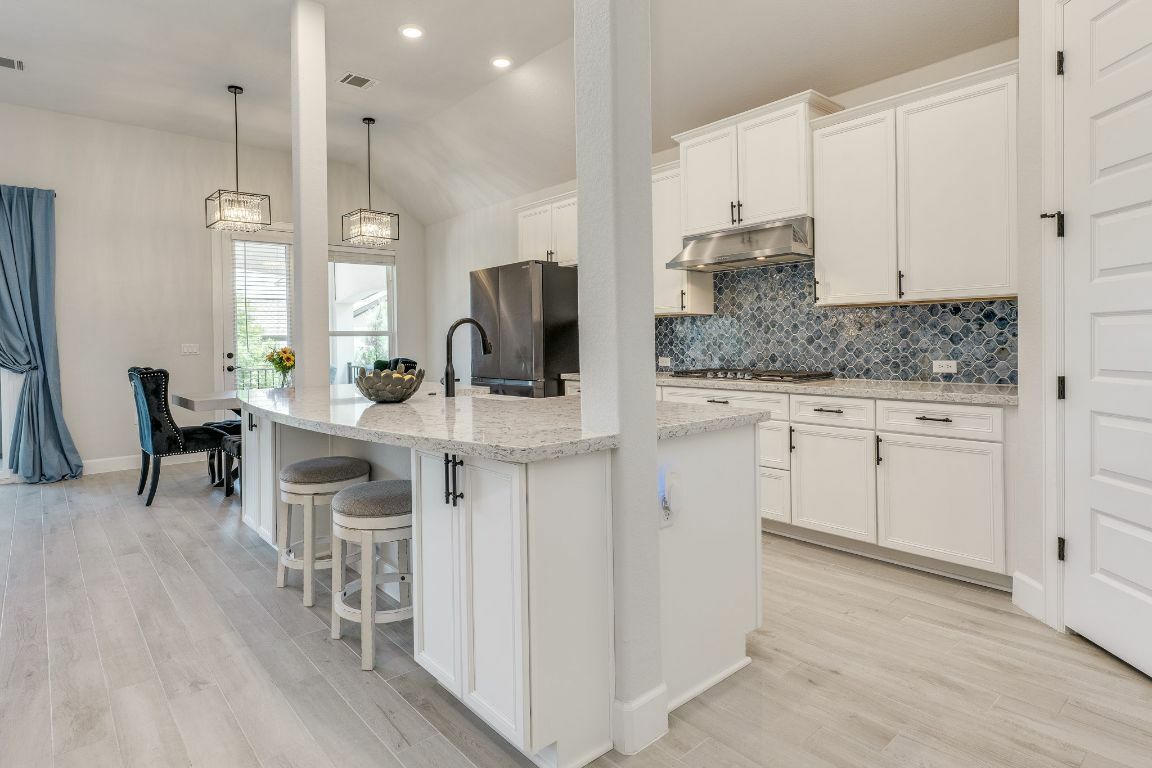 Property Photo: 603 Arundel Road TX 78738