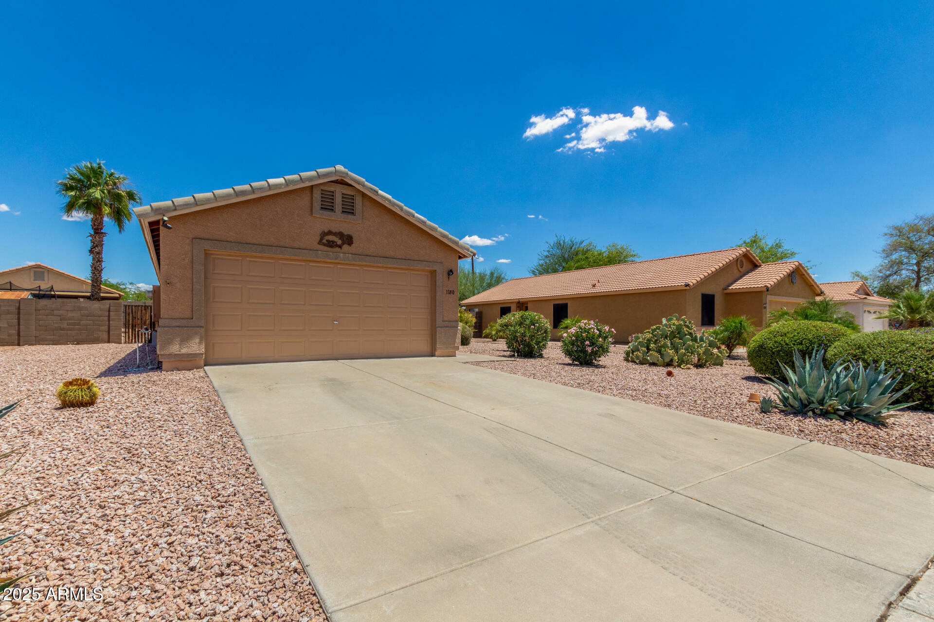 Property Photo:  1180 W Rosal Avenue  AZ 85120 