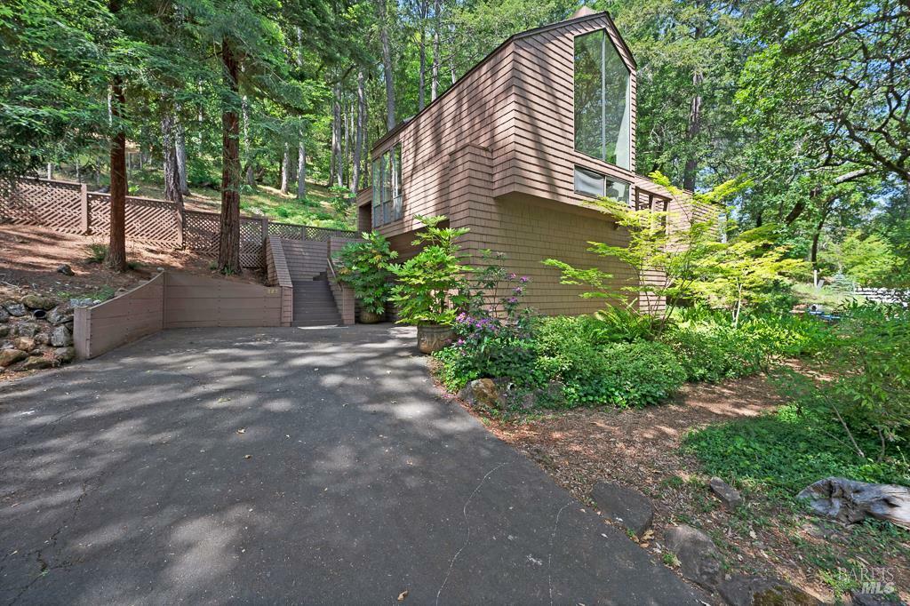 Property Photo: 827 Wild Oak Drive CA 95409