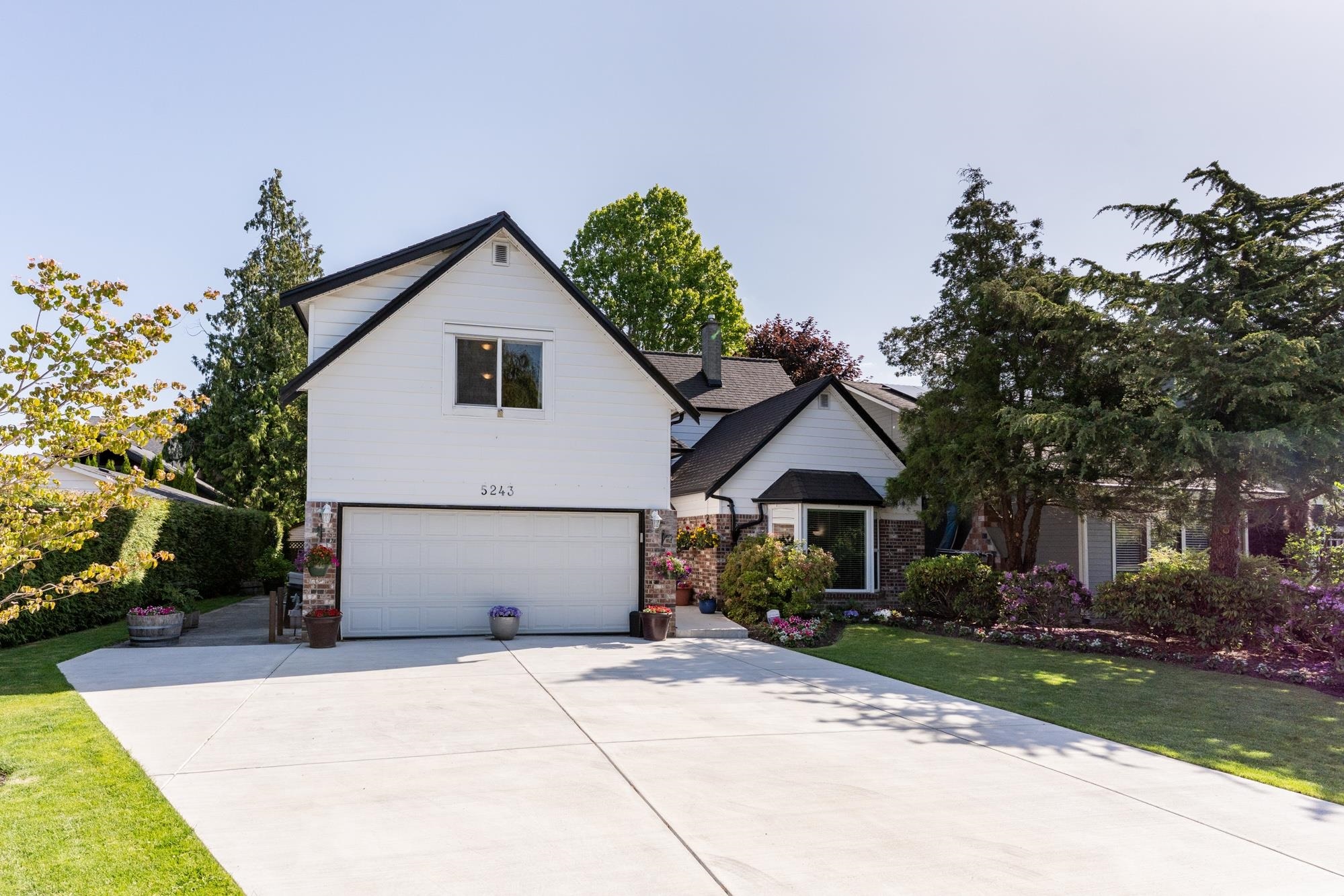 Property Photo: 5243 Bentley Court BC V4K 4B2