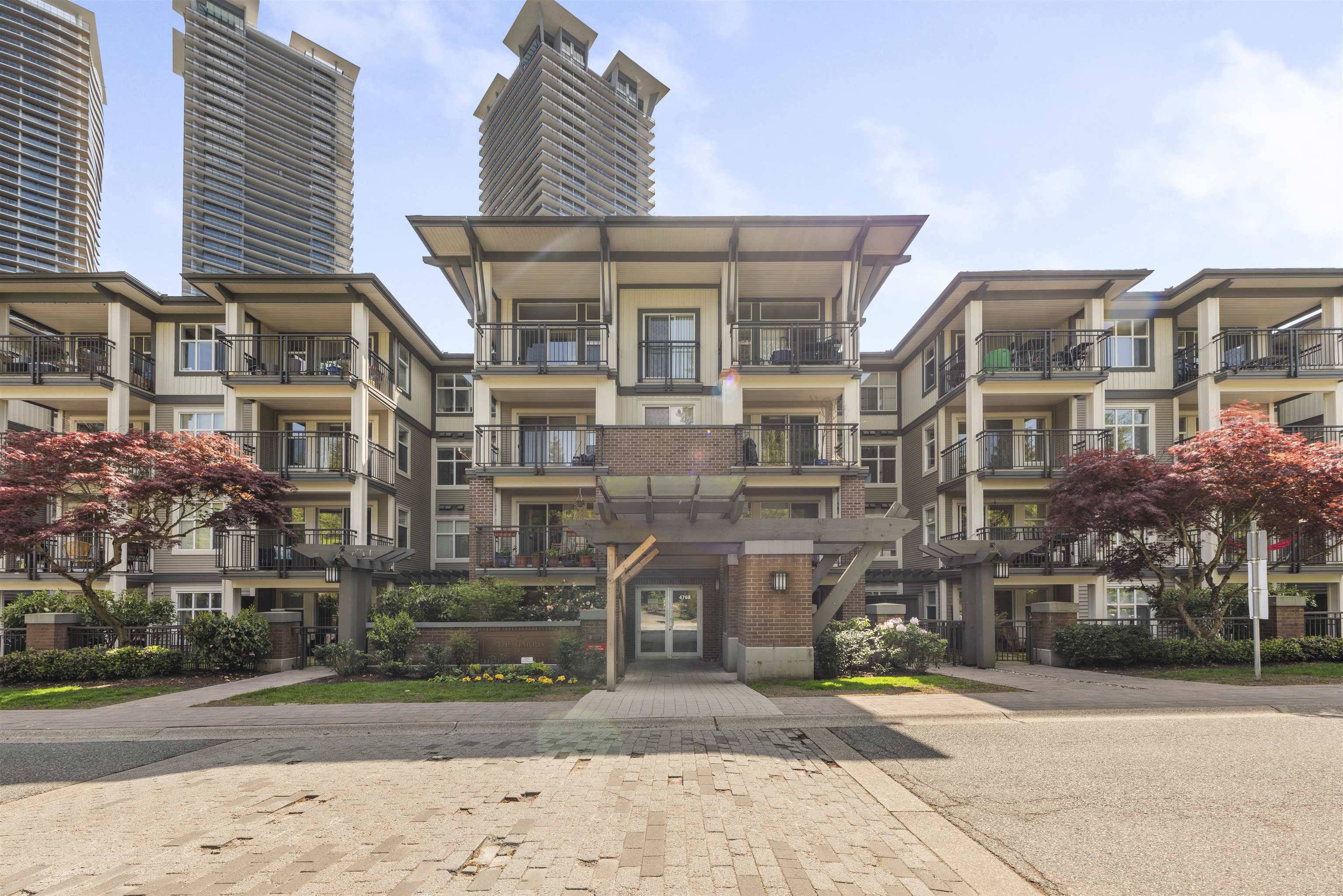 Property Photo: 4768 Brentwood Drive 309 BC V5C 0C7