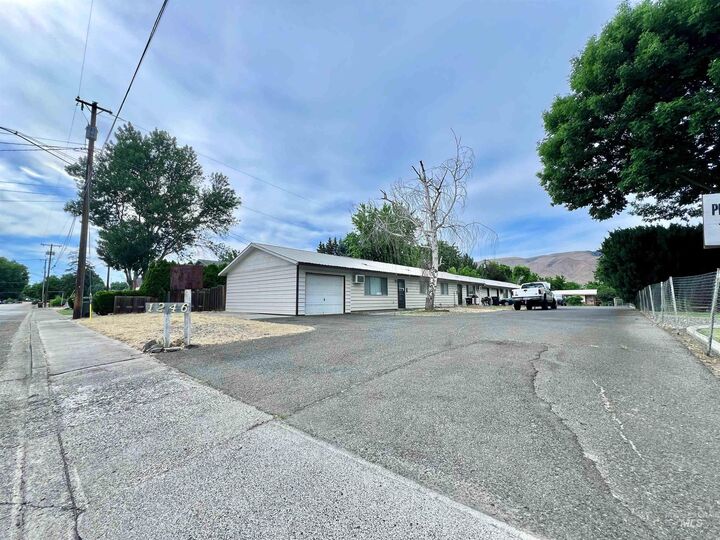 1246 Sycamore St Abcd  Clarkston WA 99403-2260 photo
