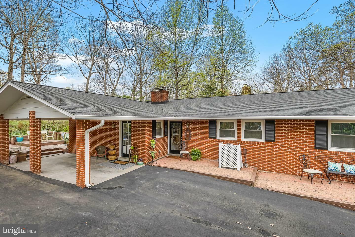 Property Photo: 1008 Harbour Drive VA 22554