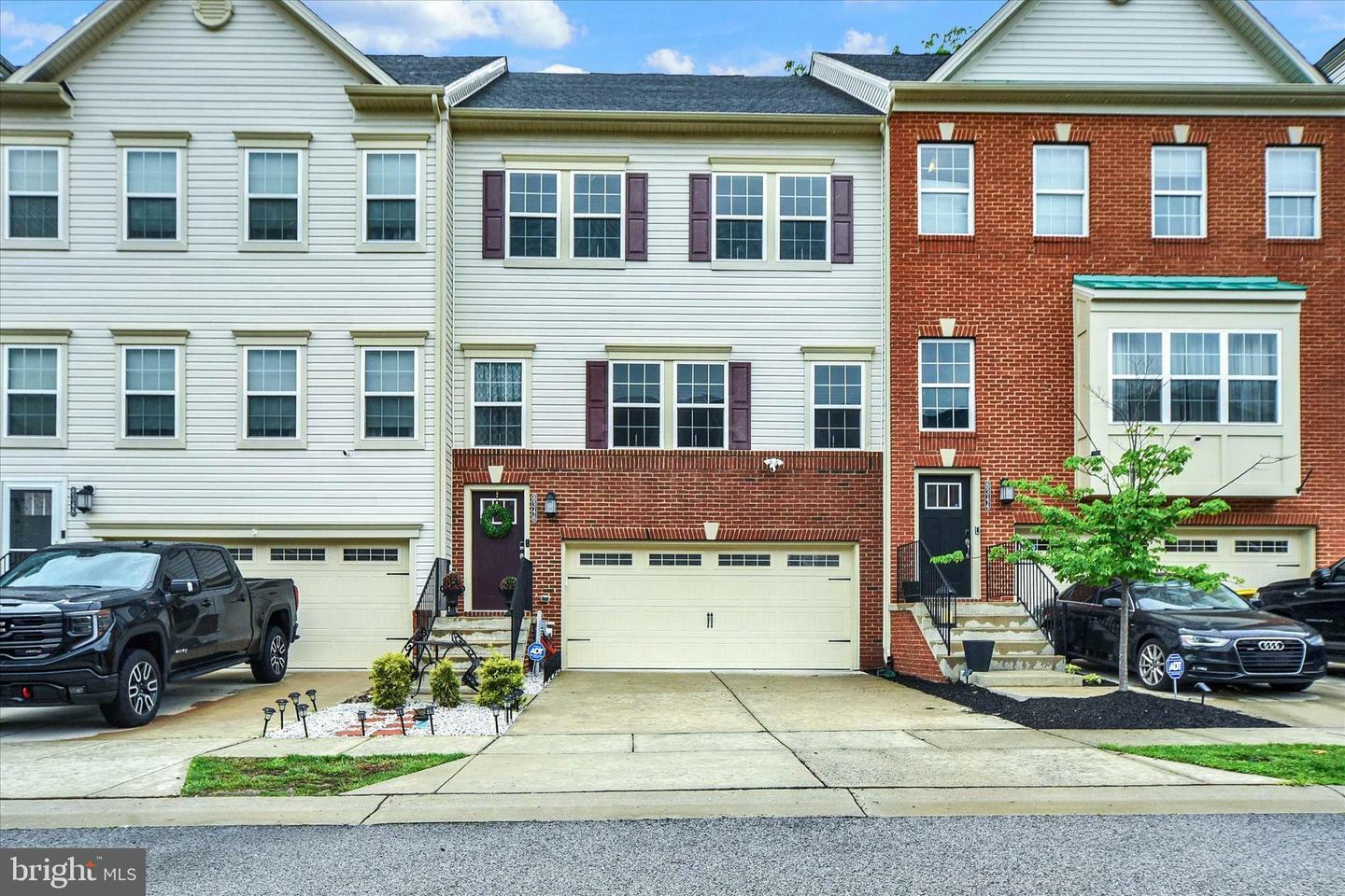 Property Photo: 8346 Daydream Crescent MD 21122