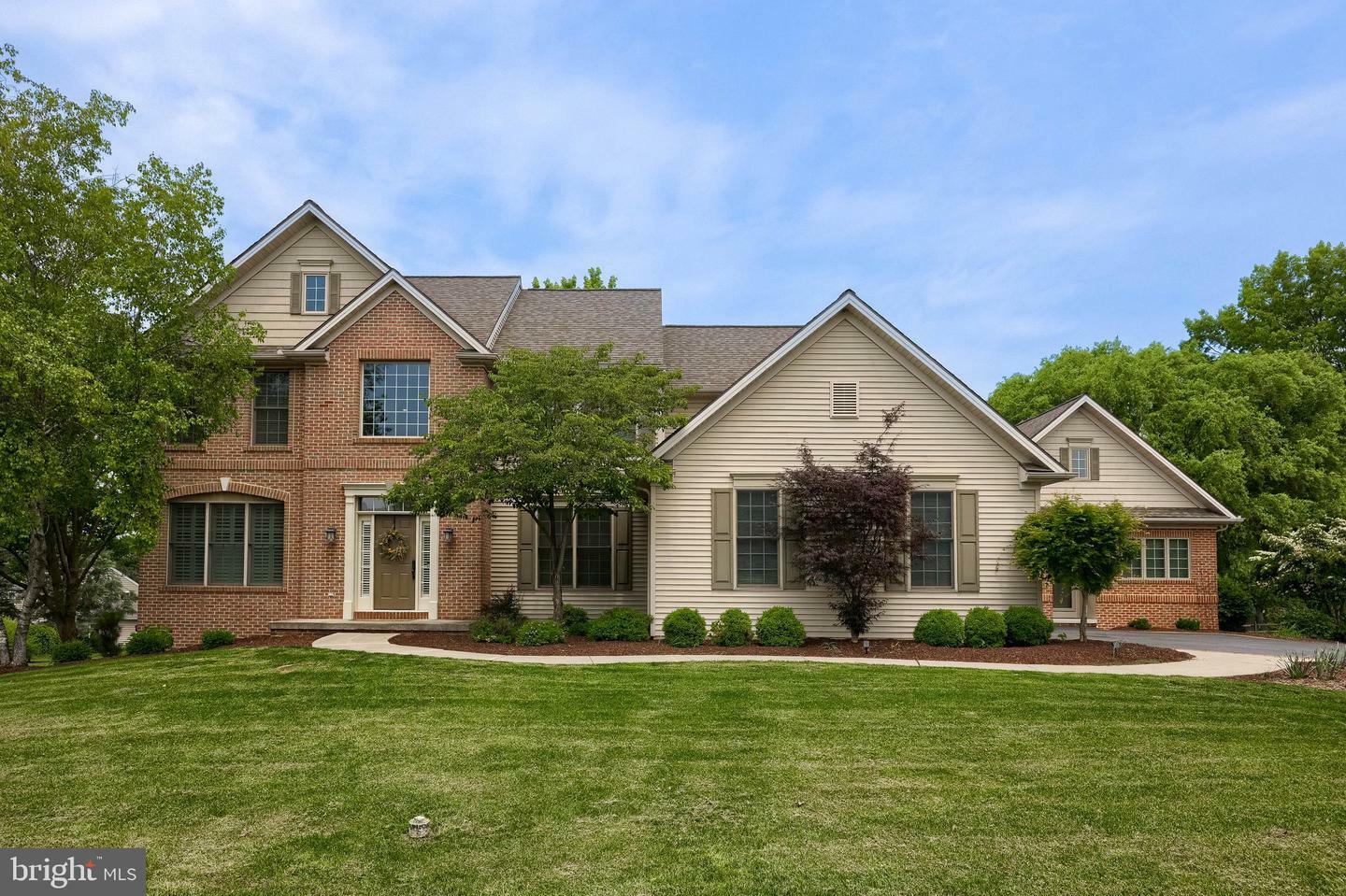 Property Photo: 2149 Colleens Way PA 17601
