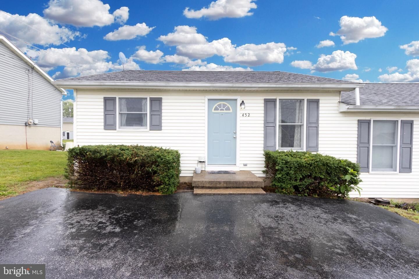 Property Photo:  452 Pleasant View Drive  VA 22657 