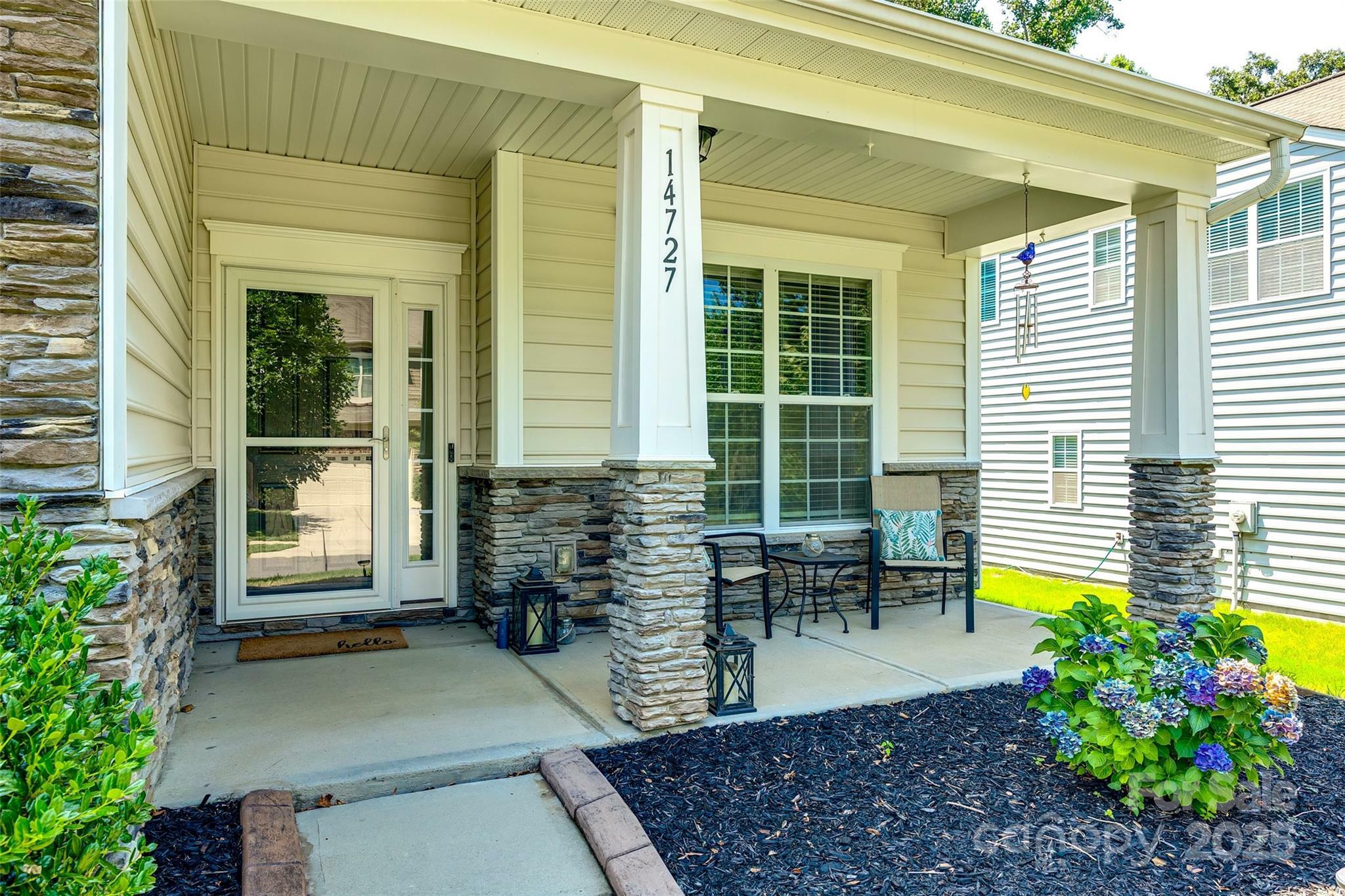 Property Photo: 14727 Brannock Hills Drive NC 28278