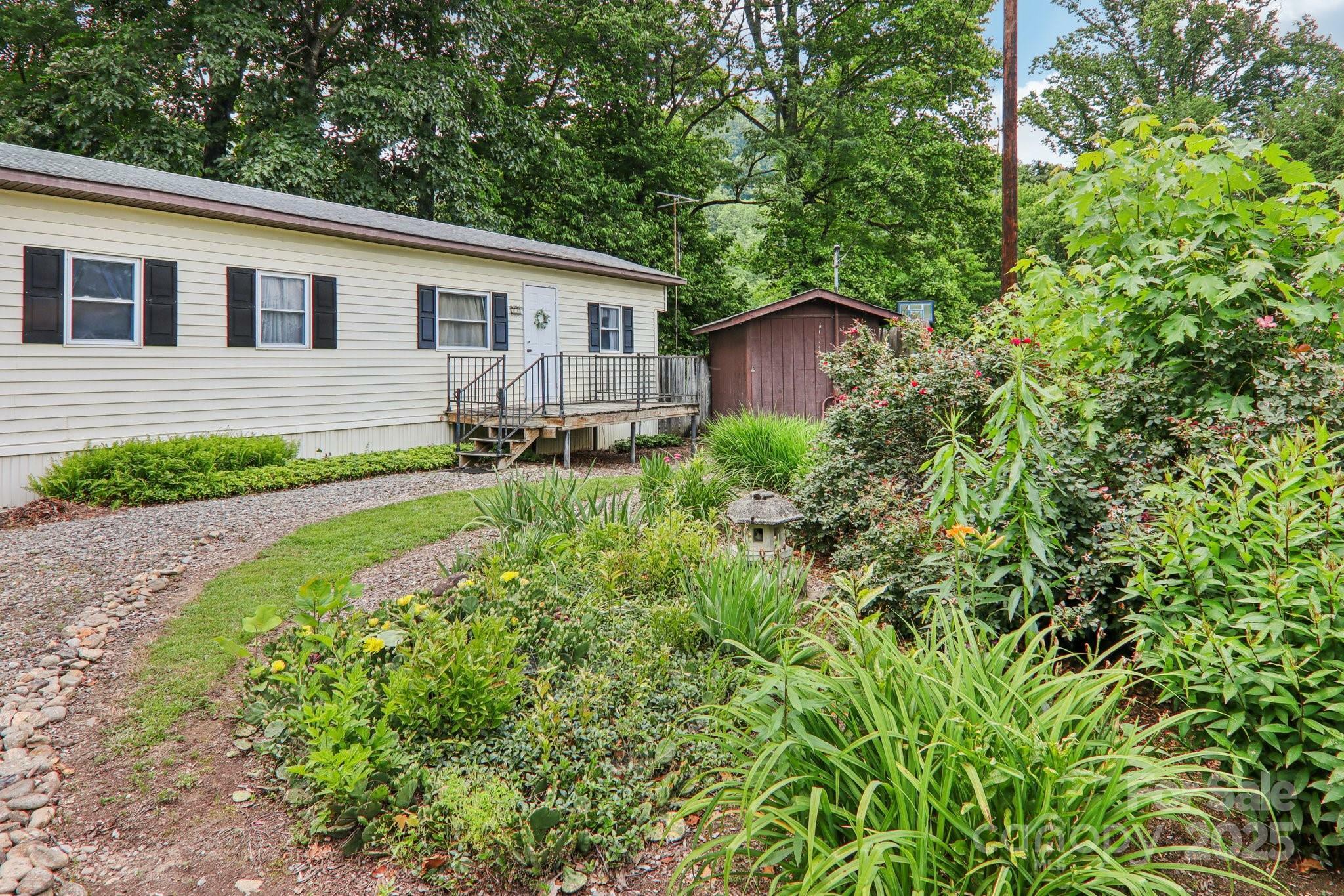 Property Photo: 68 Cornwell Drive NC 28786