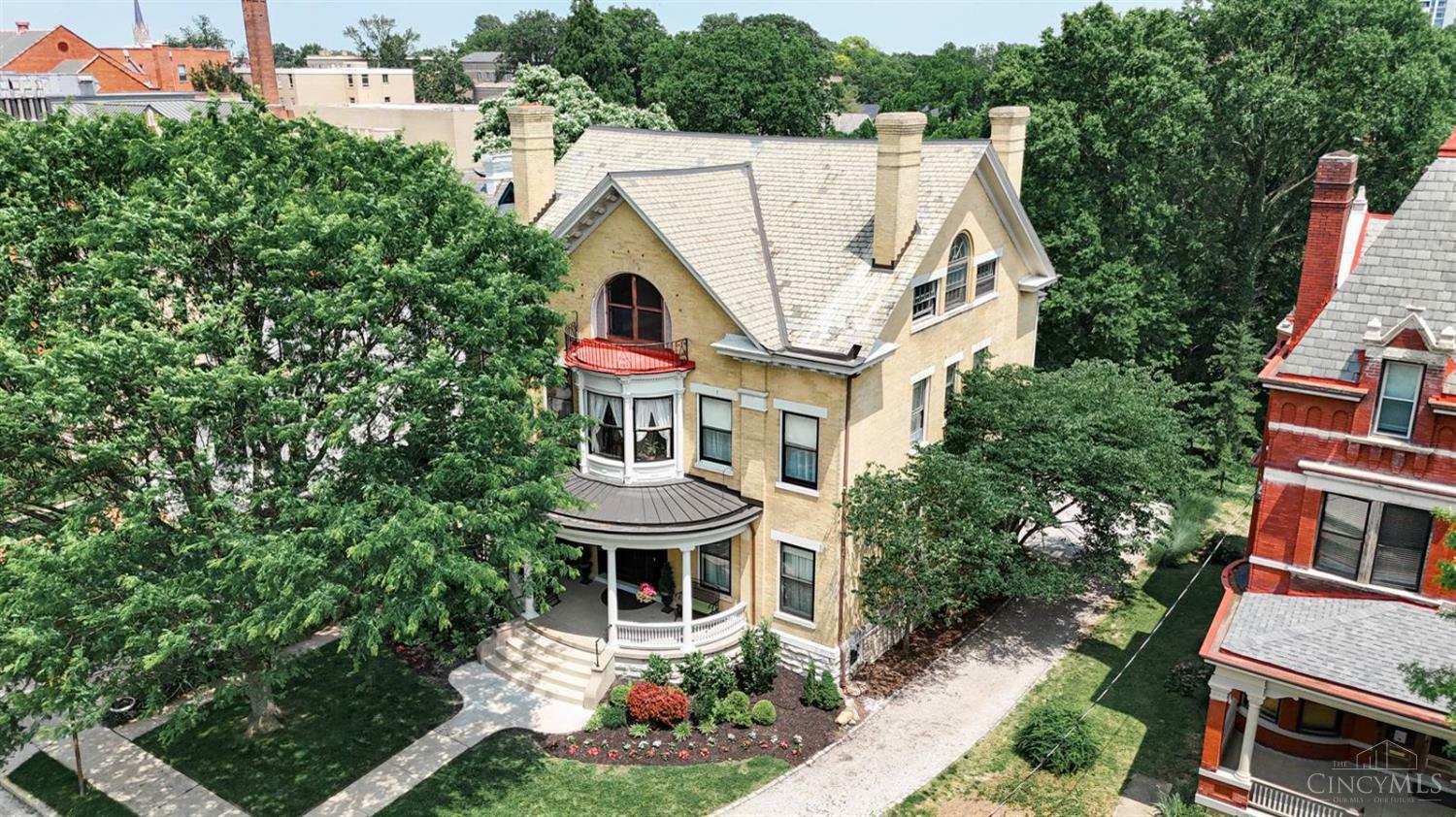 Property Photo: 2334 Upland Place OH 45206