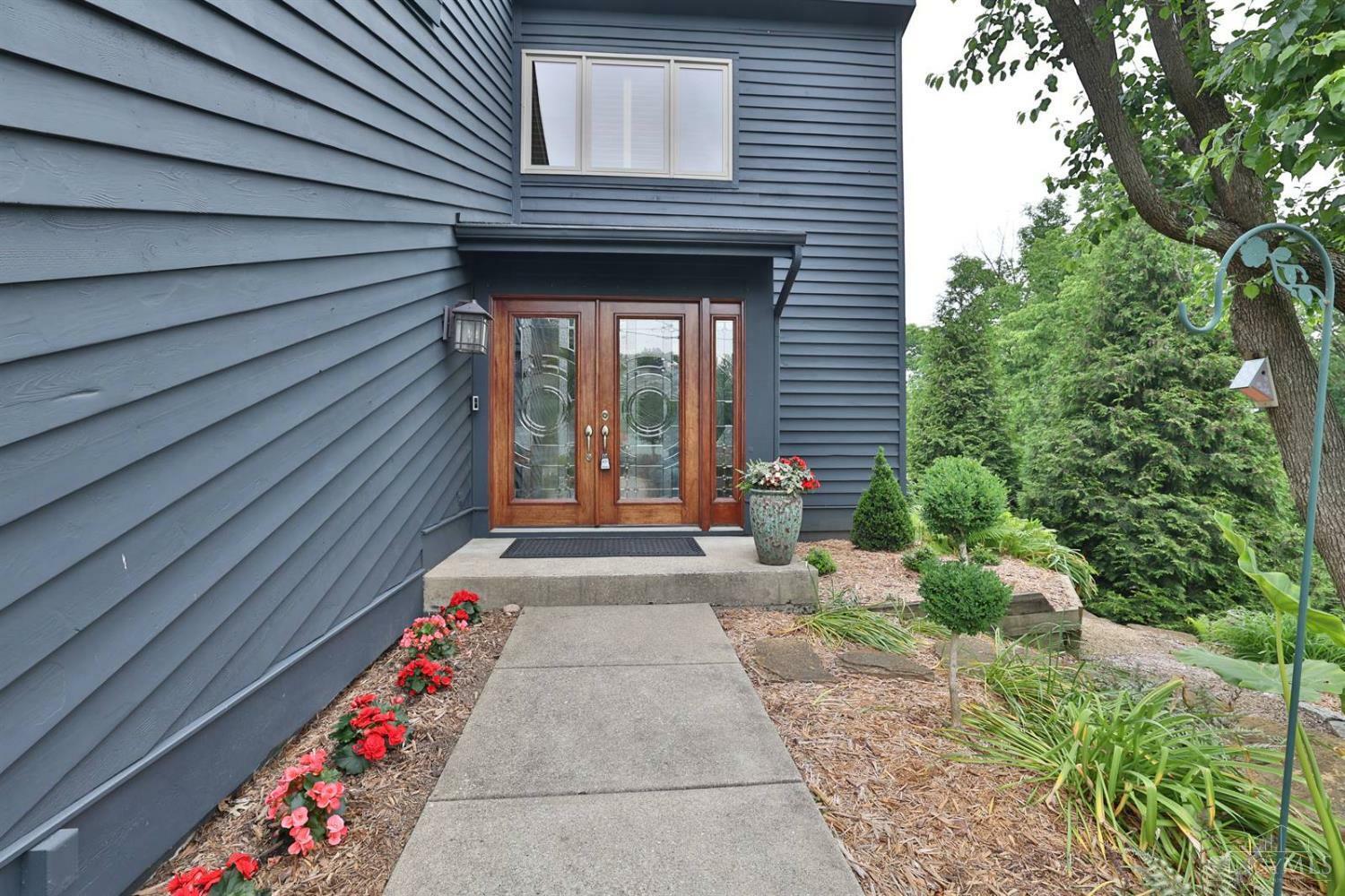 Property Photo: 3477 McFarlan Road OH 45211