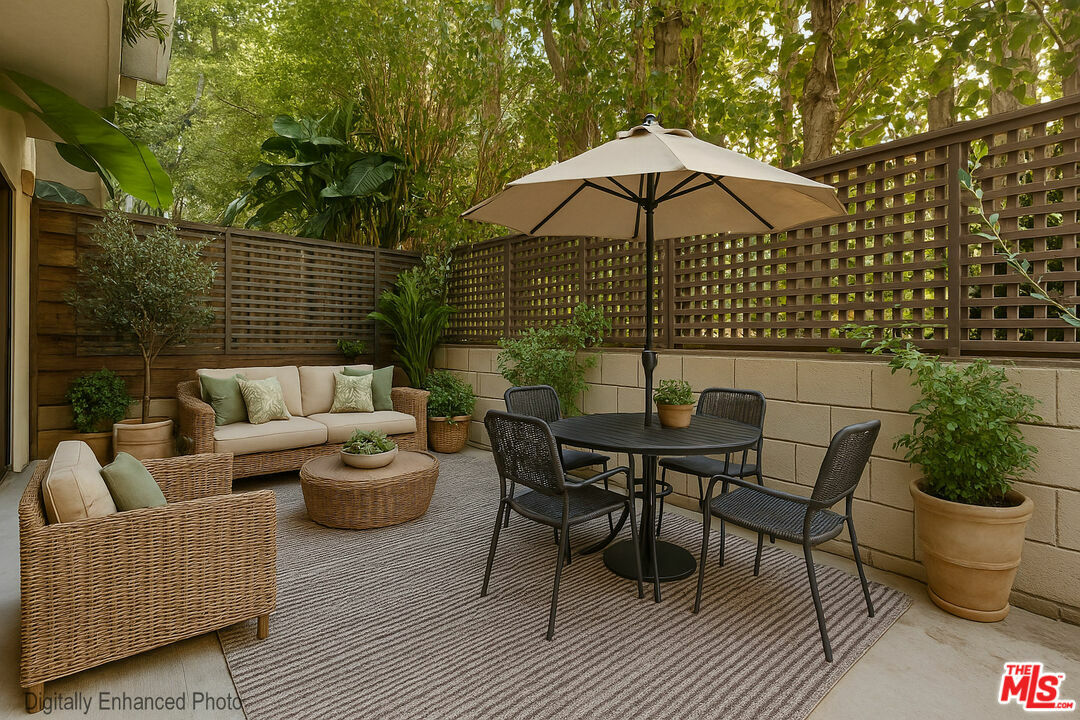 Property Photo:  874 Hammond St  CA 90069 