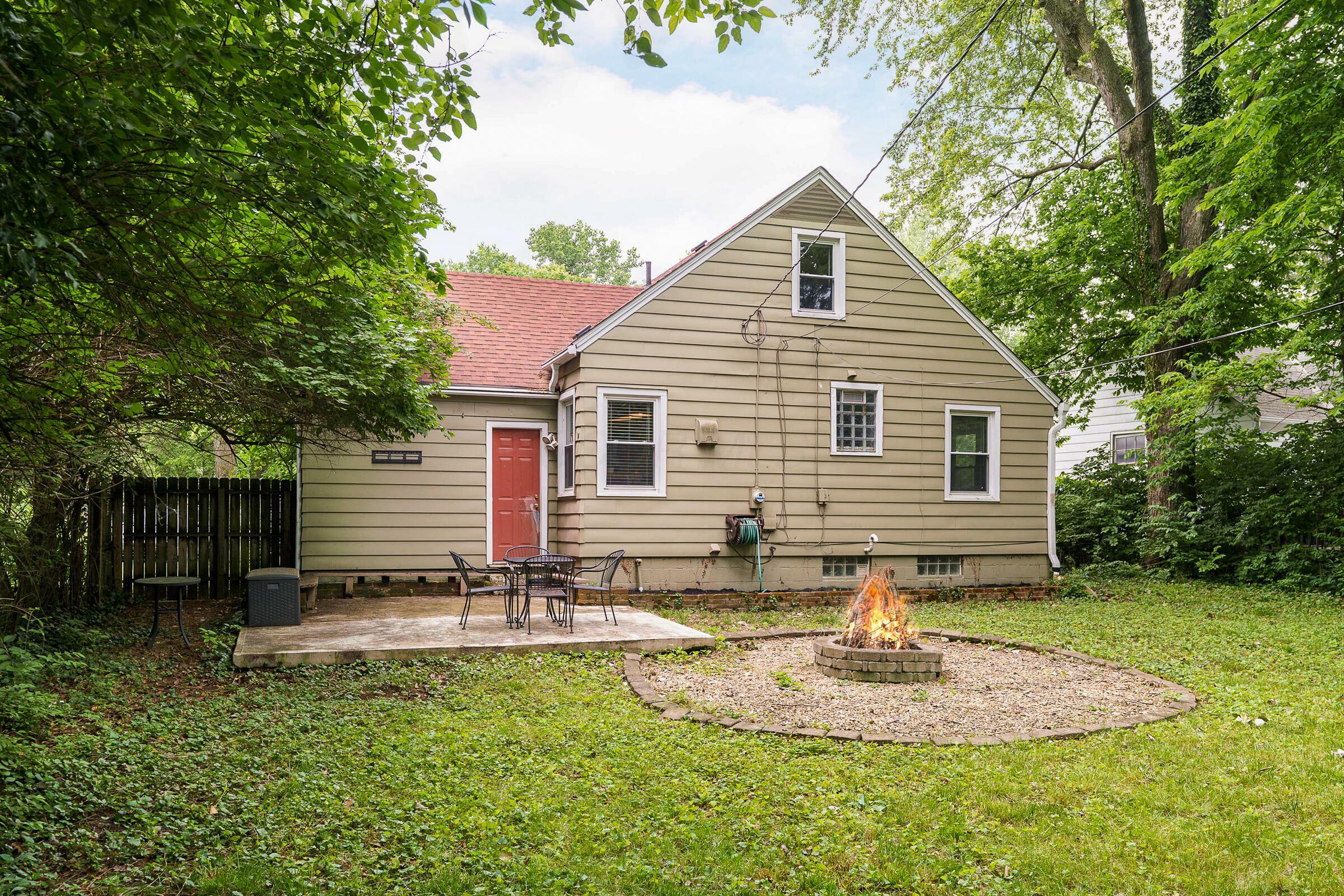 Property Photo:  966 Chambers Circle  OH 43212 