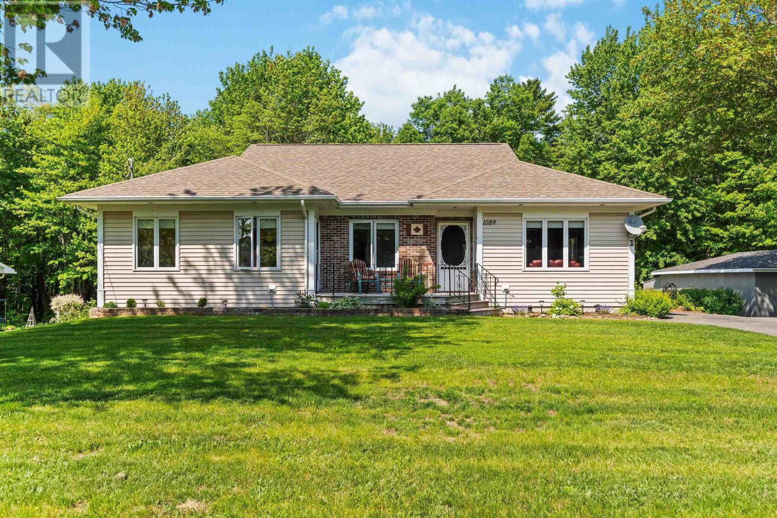 Property Photo: 1089 Pine Crest Drive NS B0P 1J0