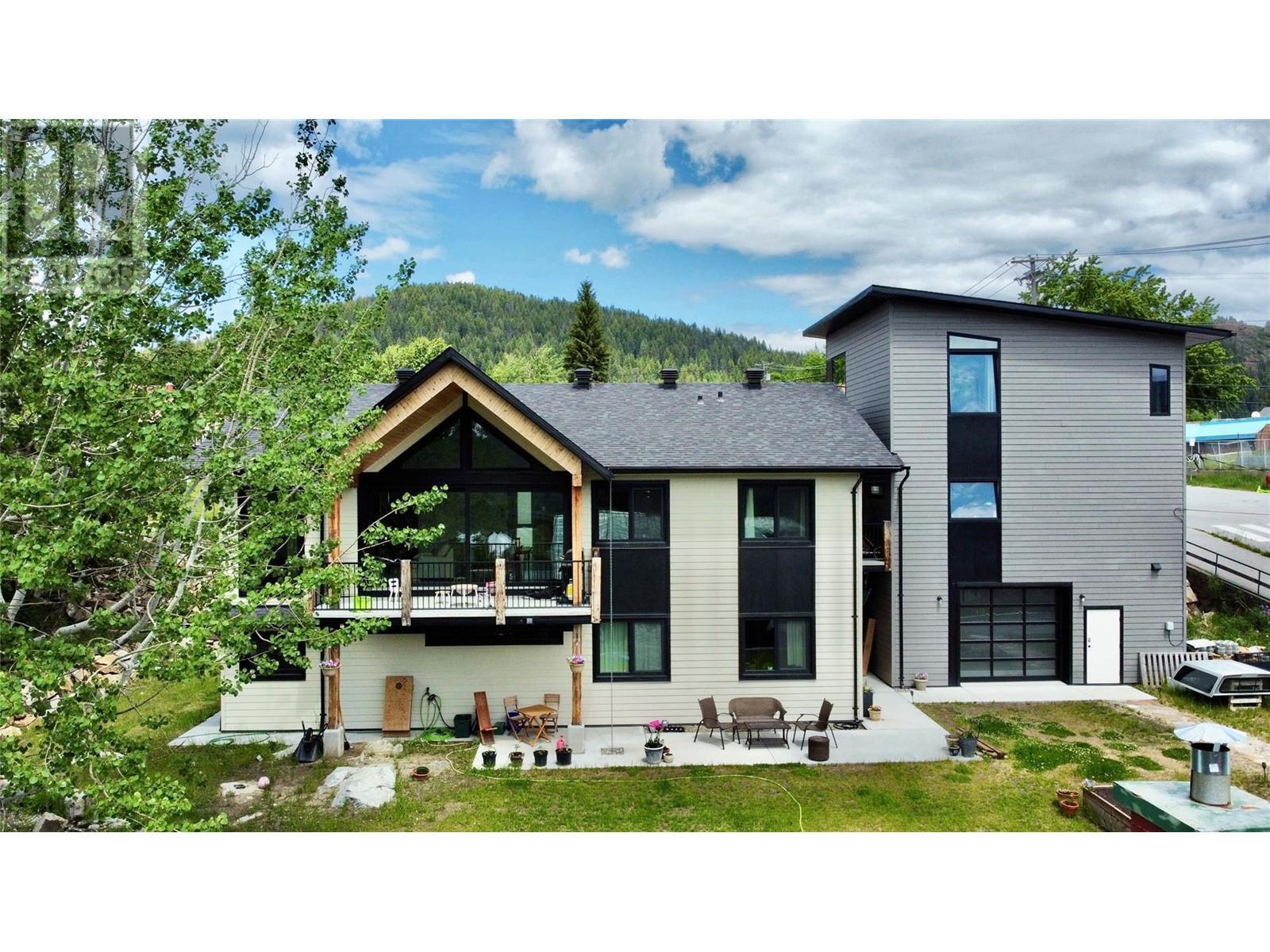 Property Photo: 2075 St Paul Street BC V0G 1Y0