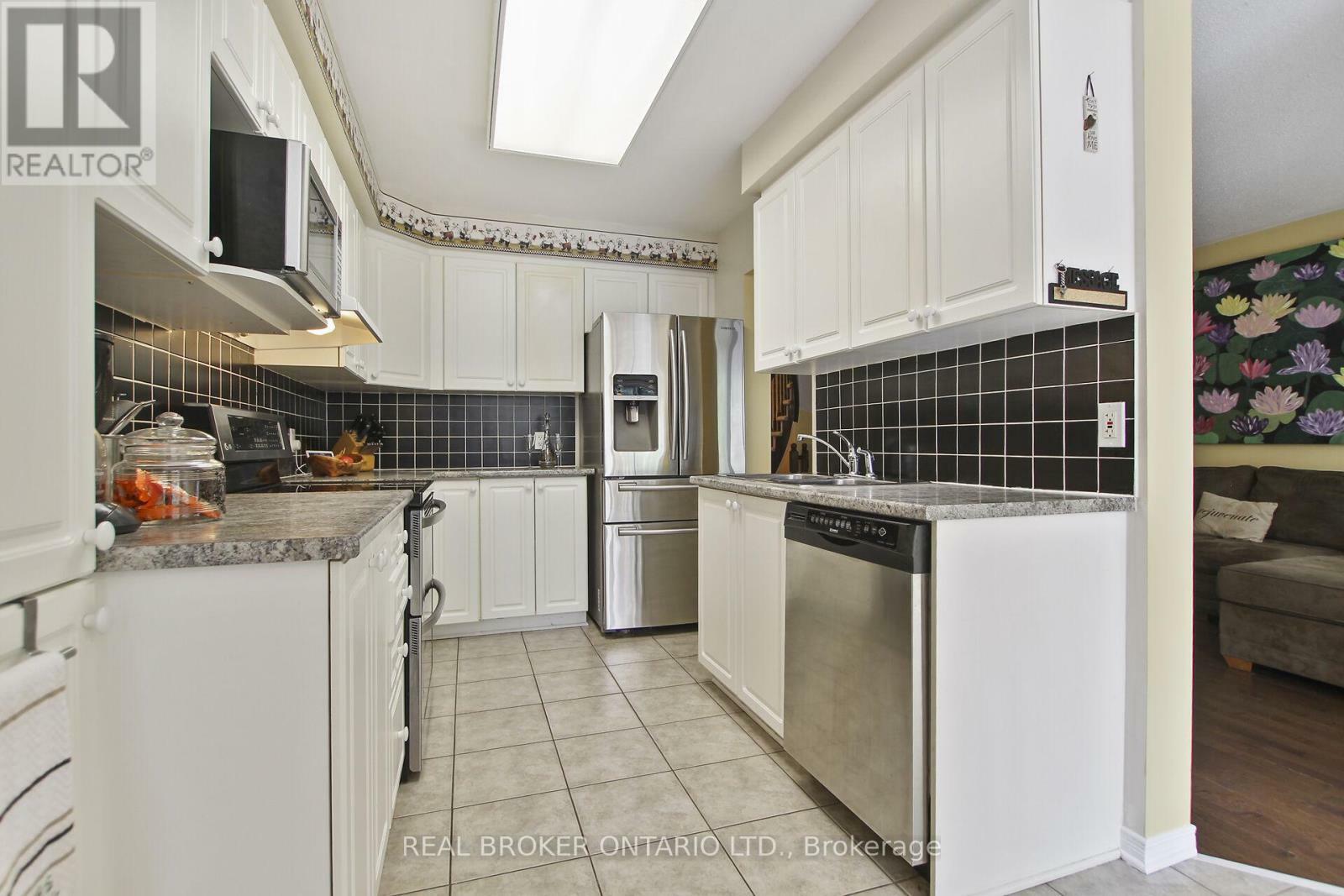 Photo de la propriété:  193 Deercroft Avenue  ON K2J 5J4 
