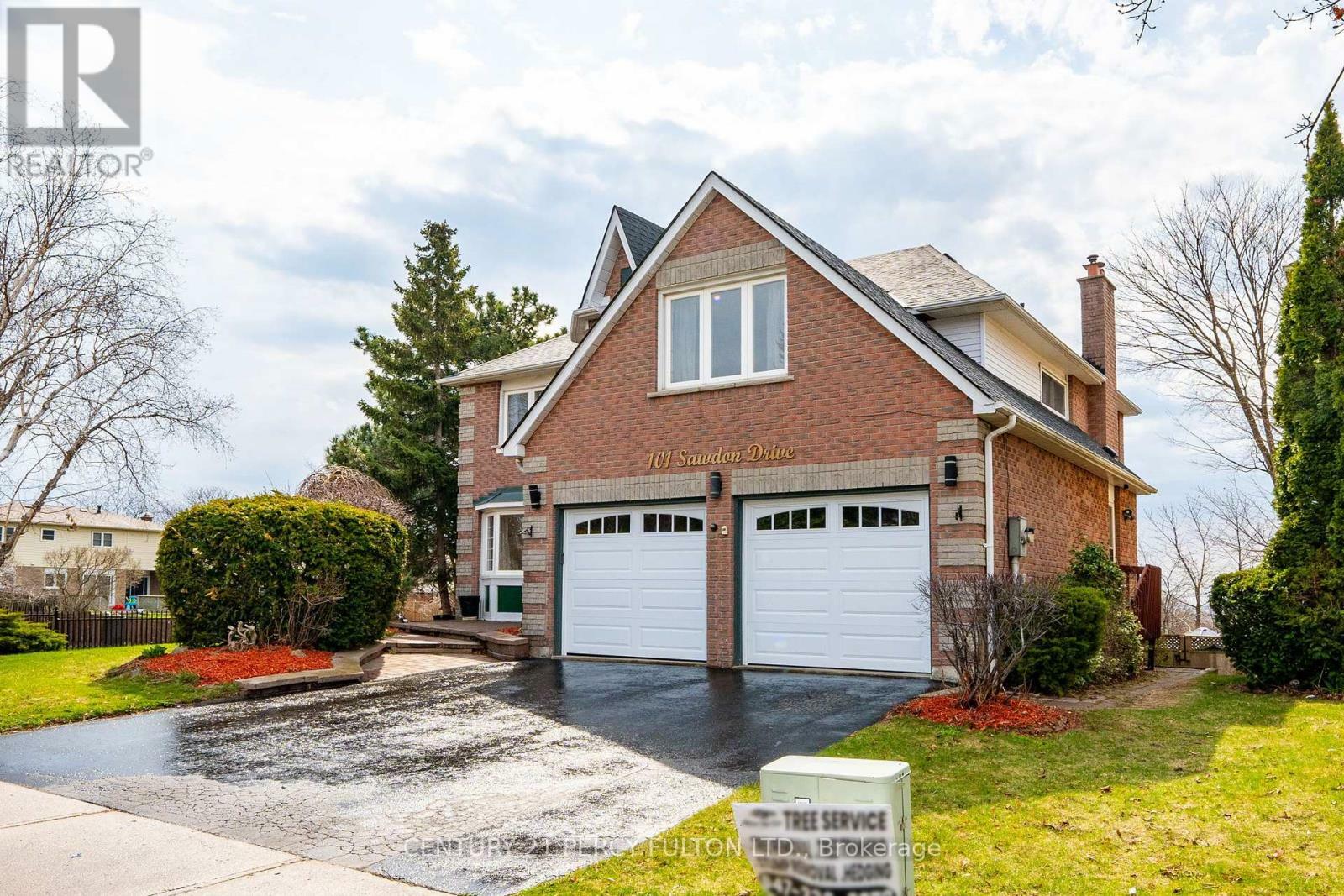 Property Photo: 101 Sawdon Drive ON L1N 8A8