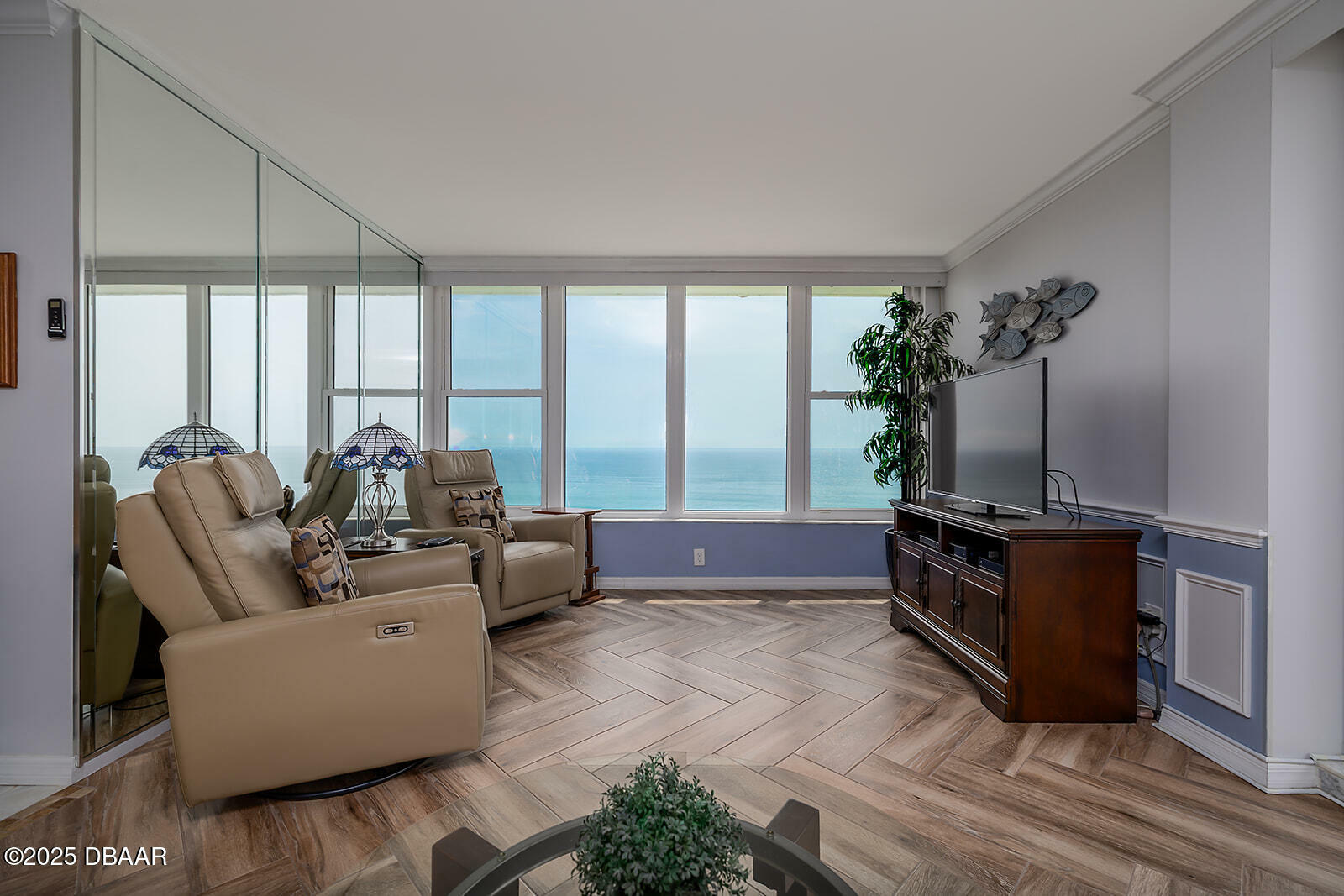 Property Photo: 2800 N Atlantic Avenue FL 32118