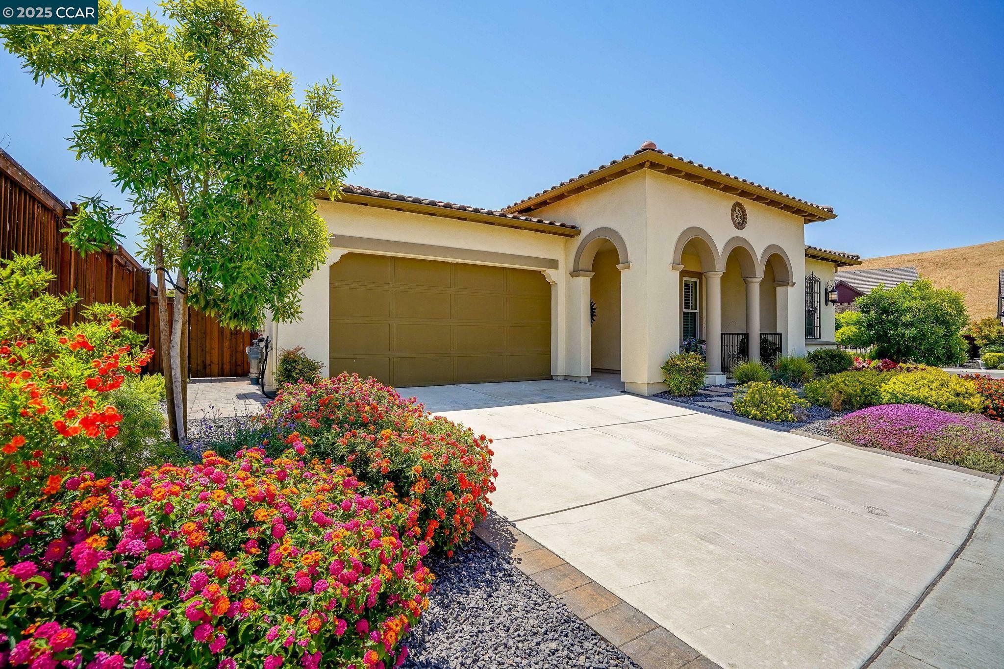 Property Photo: 2118 Solera St CA 94513