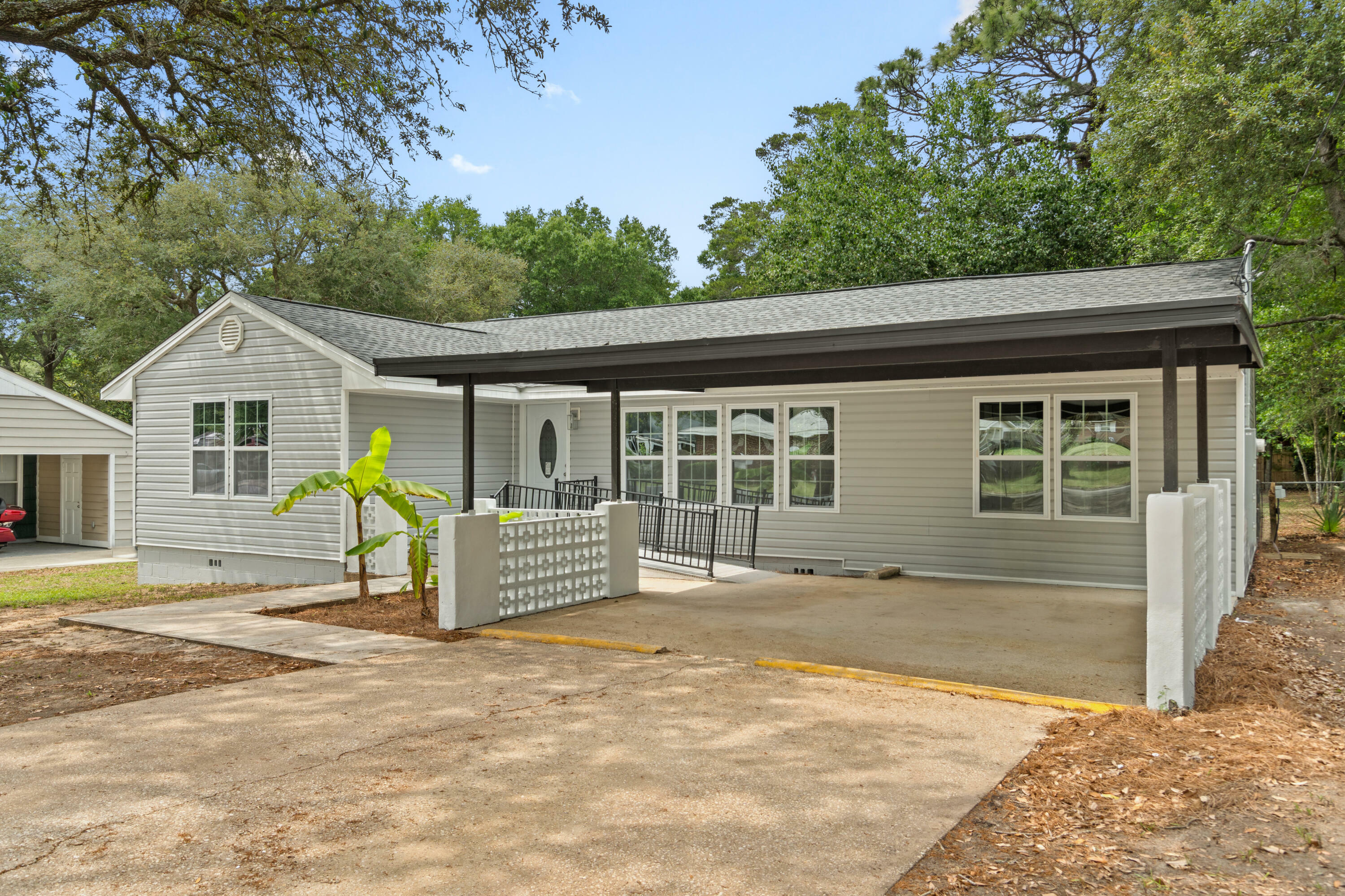 Property Photo: 346 Edge Avenue FL 32580