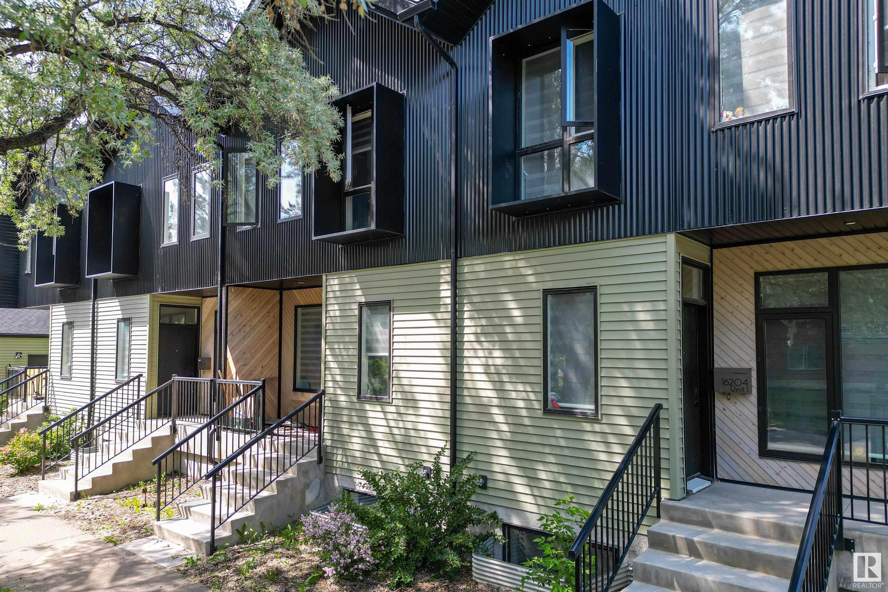 Property Photo: 16204 102 Avenue NW AB T5P 0N6