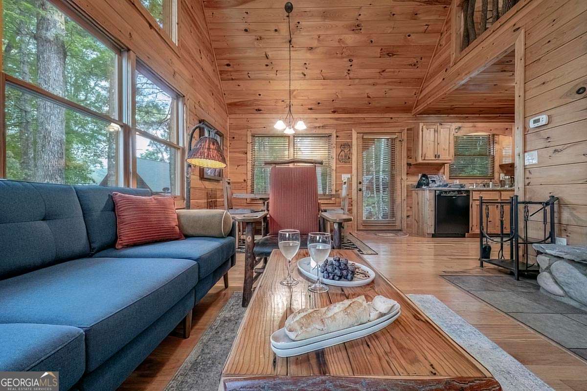 Property Photo: 9 Dean Court GA 30513
