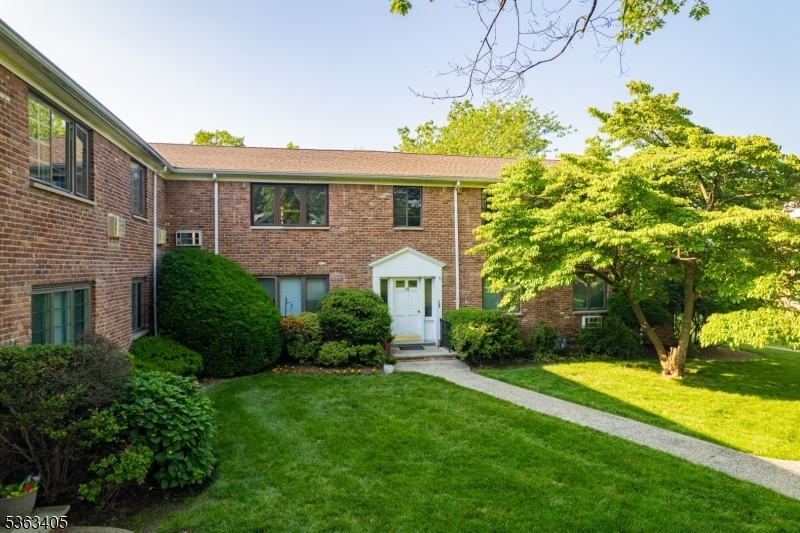 Property Photo:  93 Troy Dr A  NJ 07081 