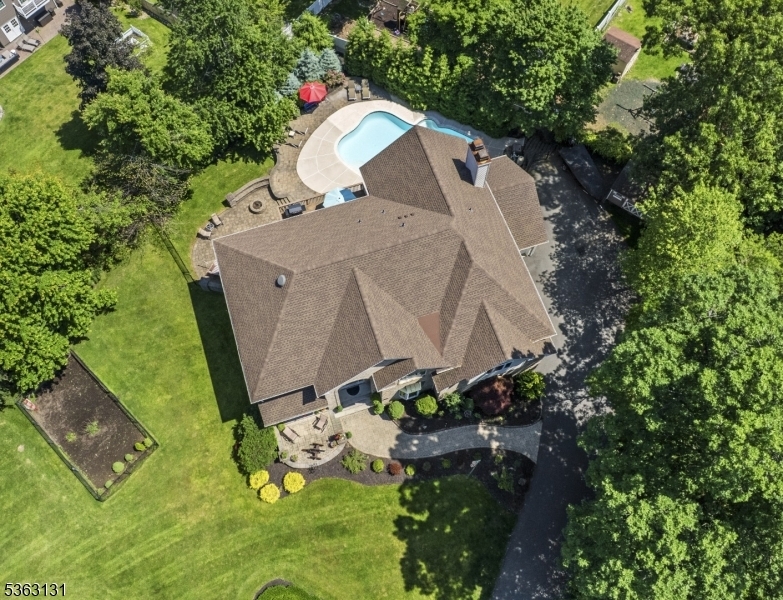 Property Photo: 12 Woodland Ct NJ 07470