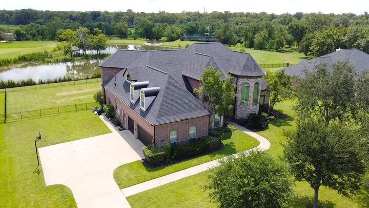 Property Photo: 9030 Royal Crest Lane TX 77469