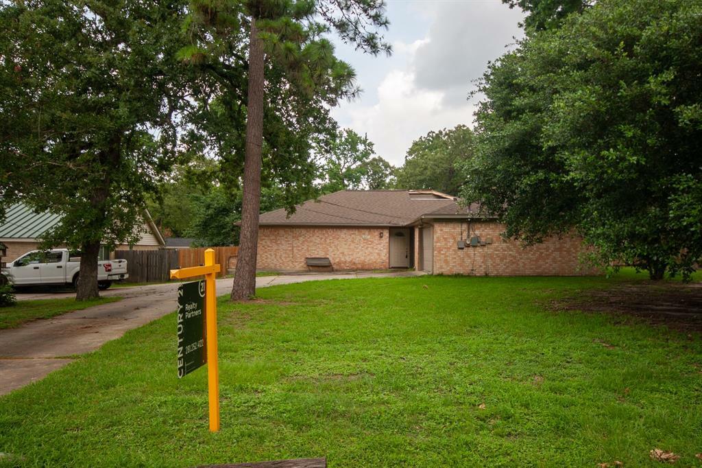 Property Photo: 217 Wellwood Lane TX 77304
