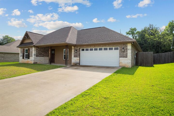 Property Photo: 174 Cedar Hill Loop TX 75904