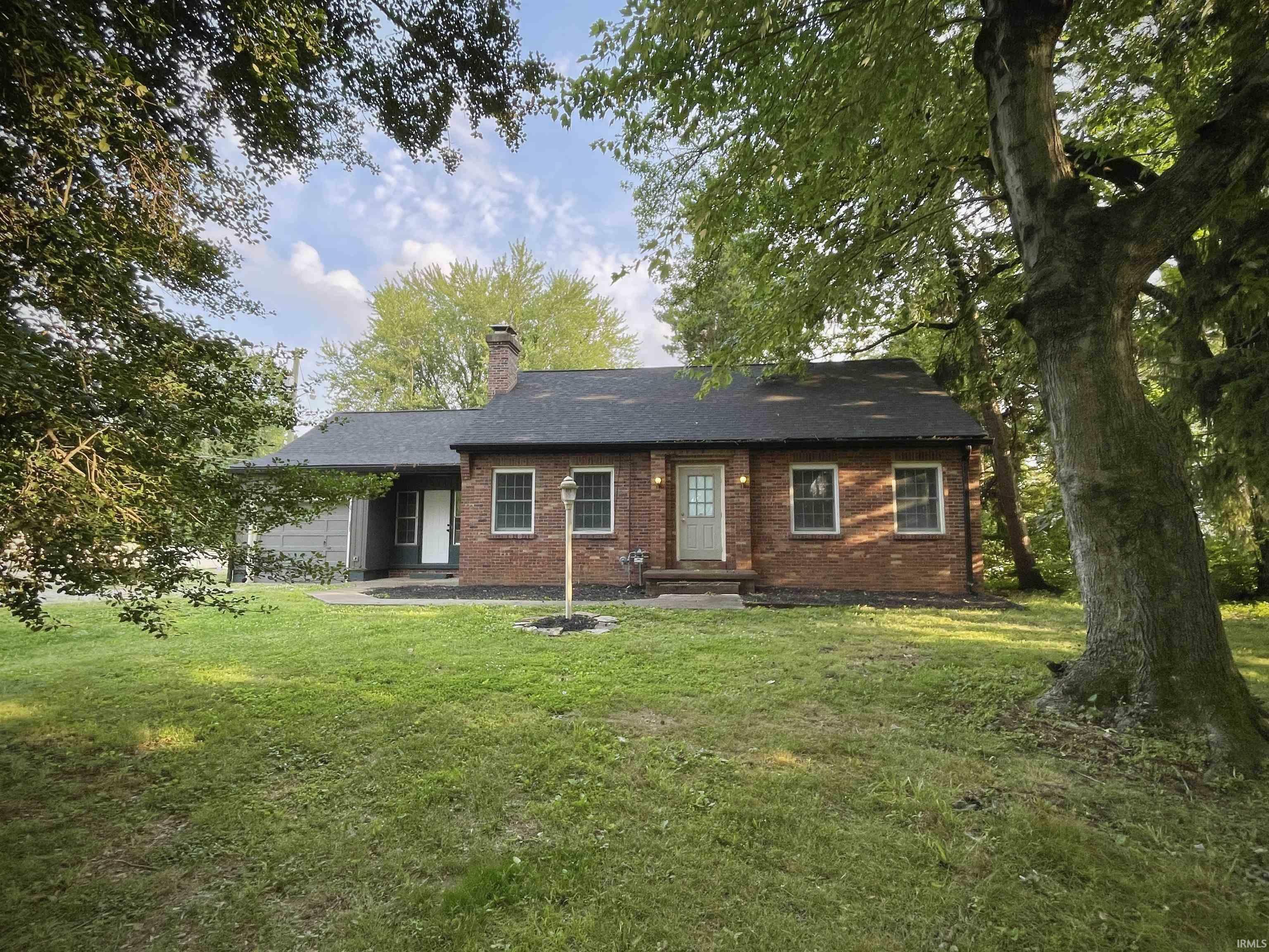 Property Photo: 5425 Lincoln Avenue IN 47715