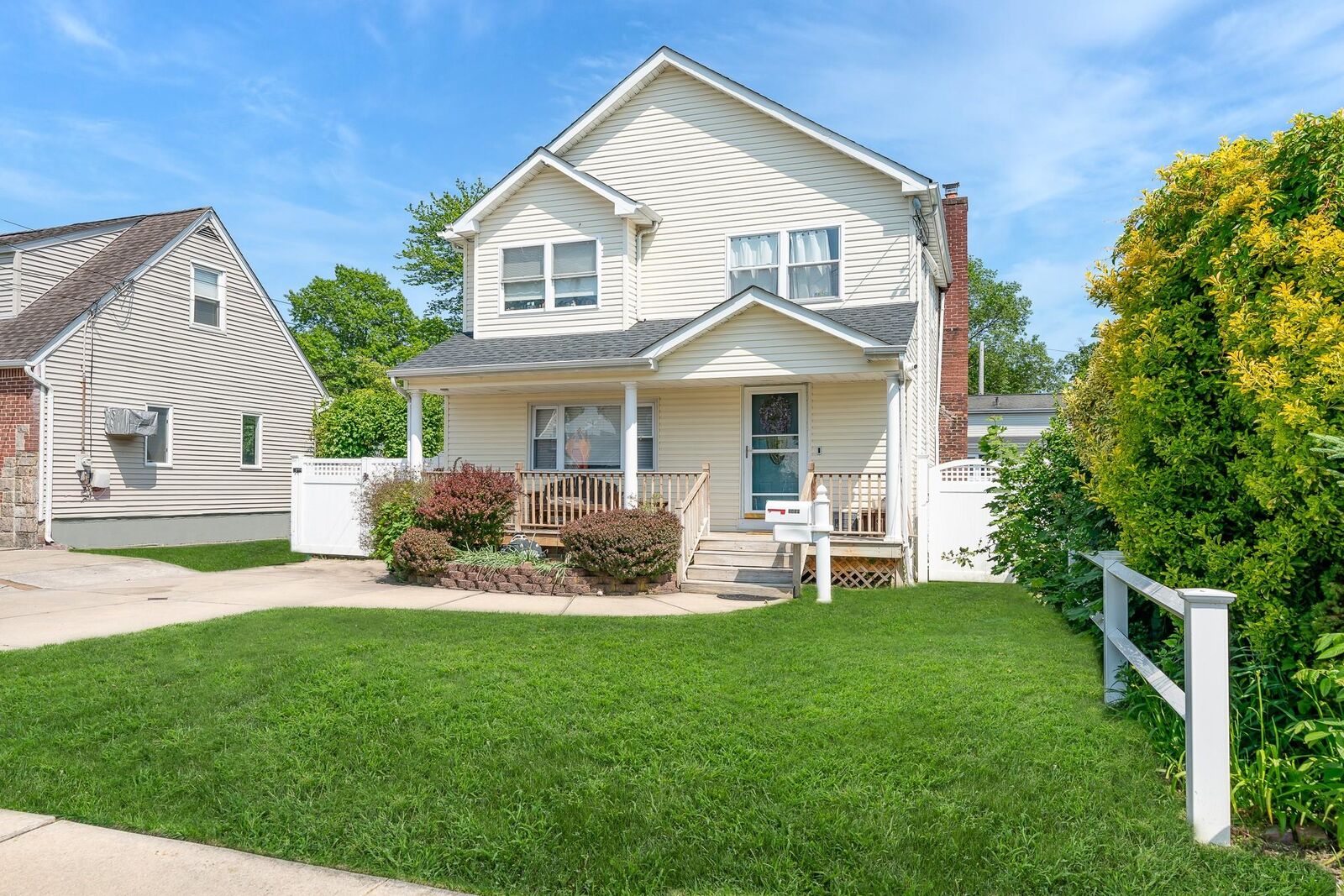 Property Photo:  1450 Tadmor Street  NY 11566