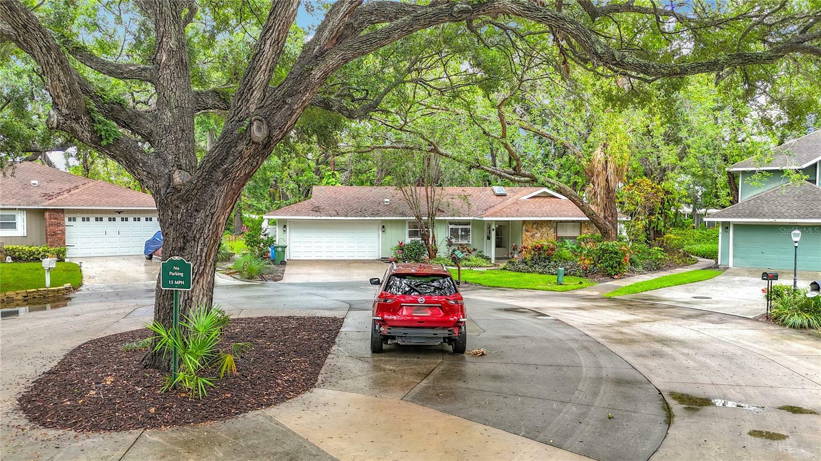 Property Photo:  6901 Arbor Oaks Court  FL 34209 