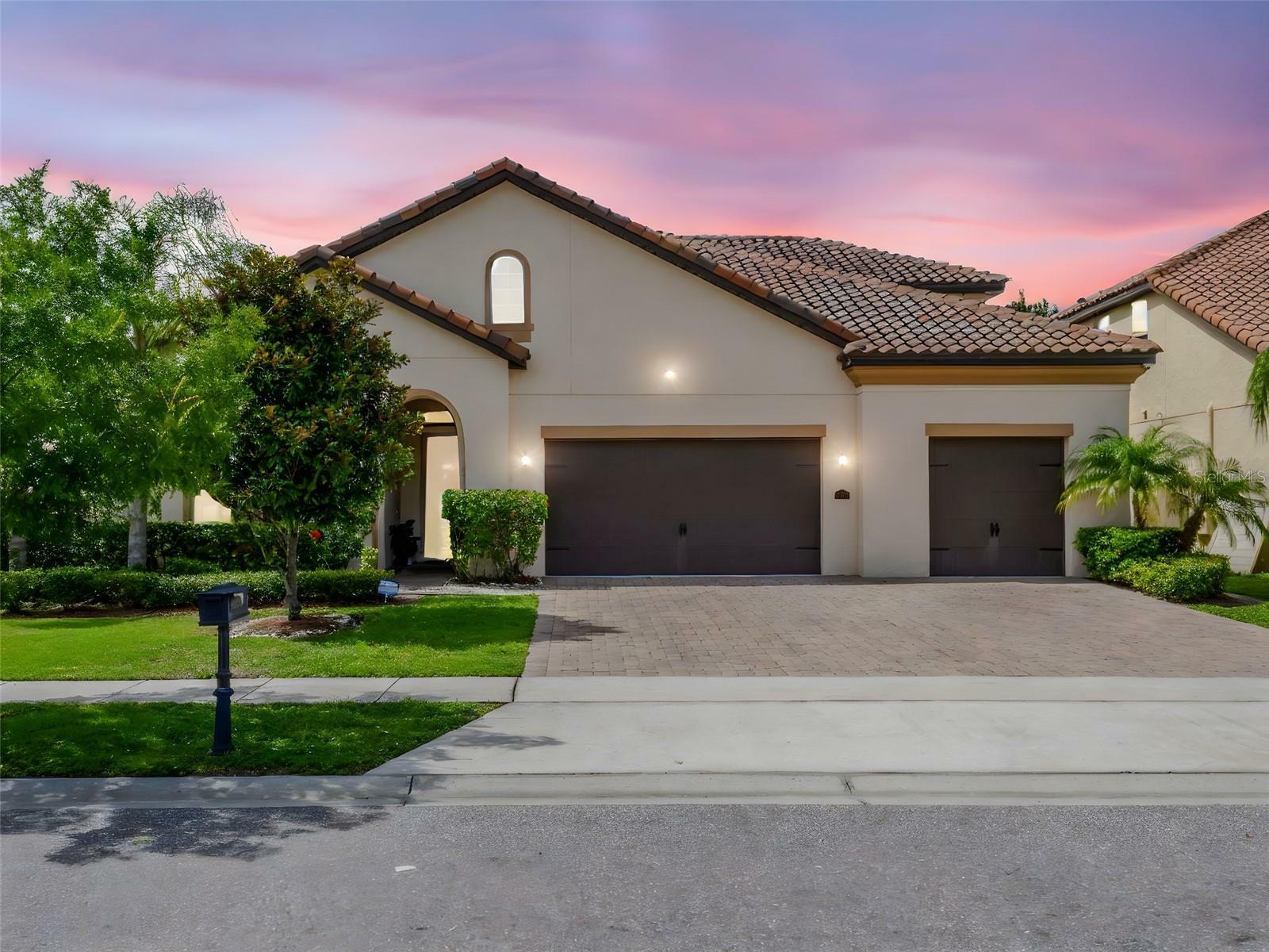 Property Photo: 8047 Chilton Drive FL 32836