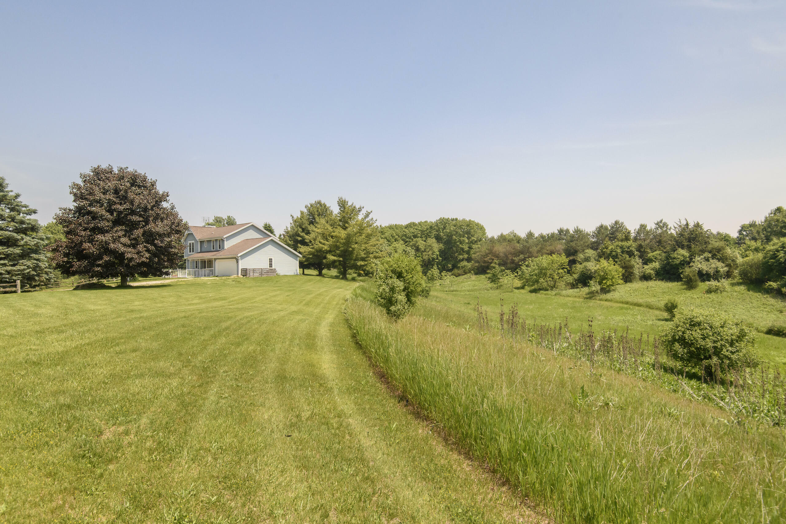 Property Photo: S30w31689 Sunset Dr WI 53189