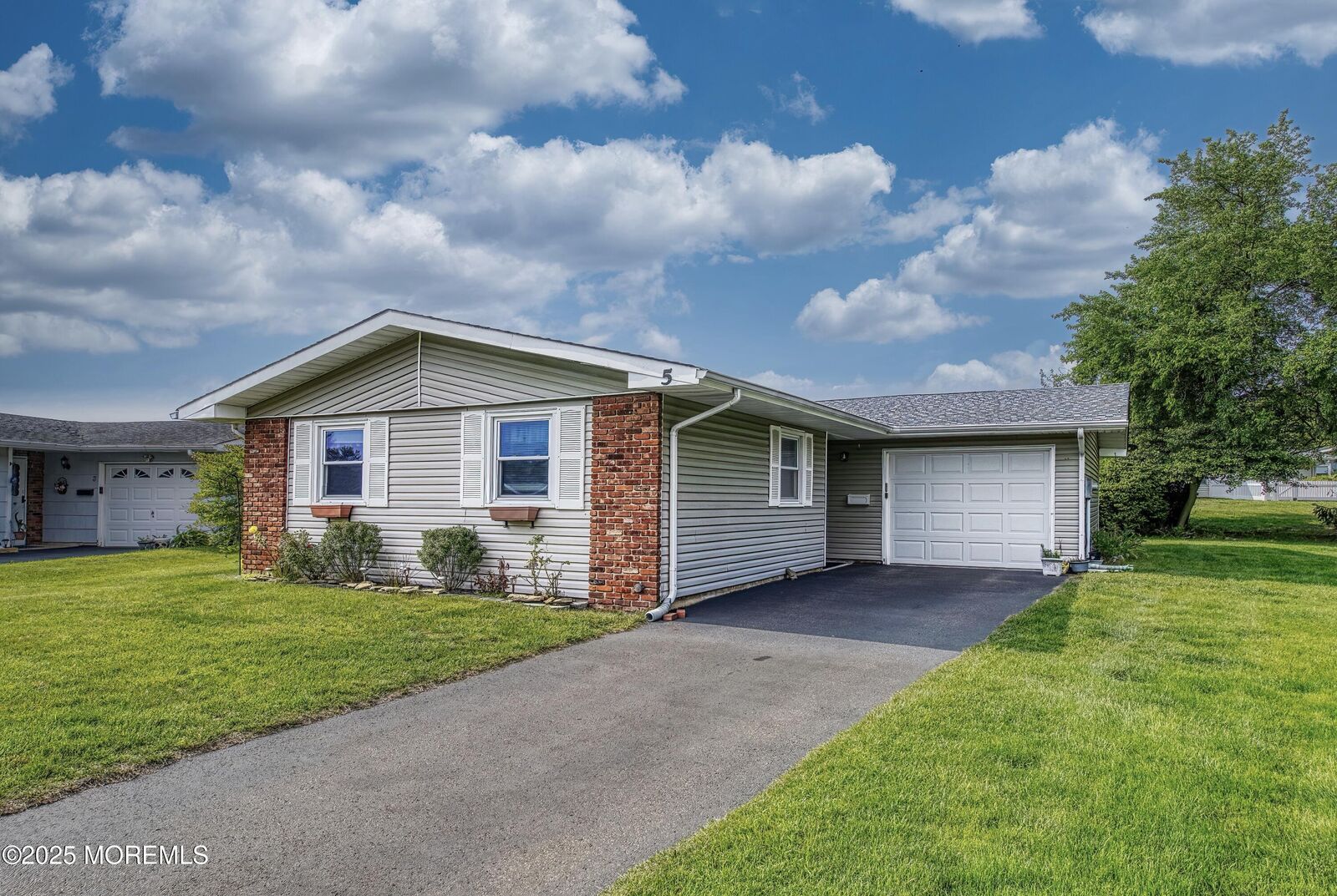 Property Photo: 5 Lodge Court NJ 08724