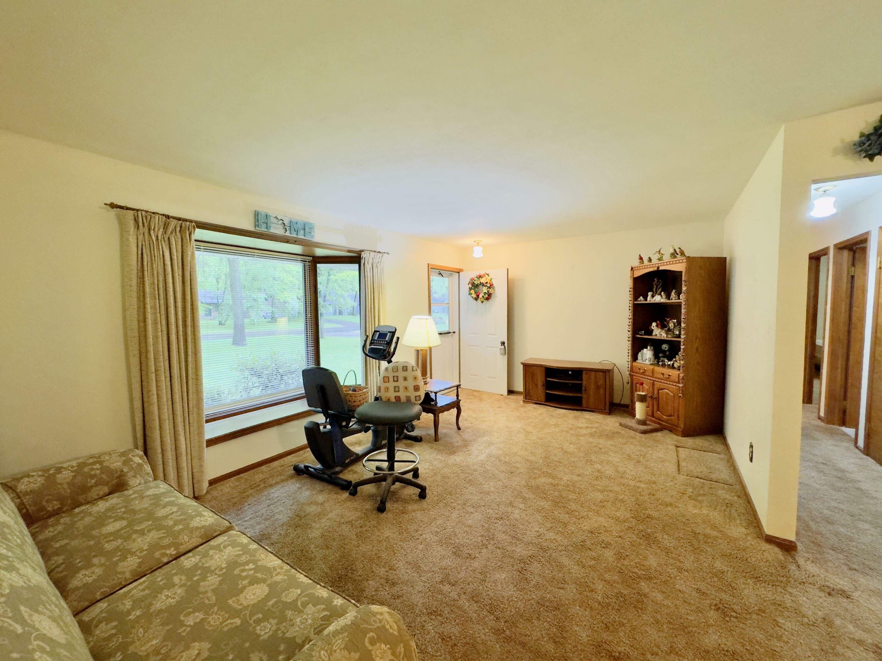 Property Photo: 14942 Robinwood Court MI 49417