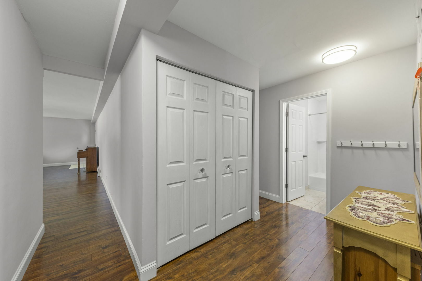 Property Photo: 212A Collen Drive 103 IL 60148