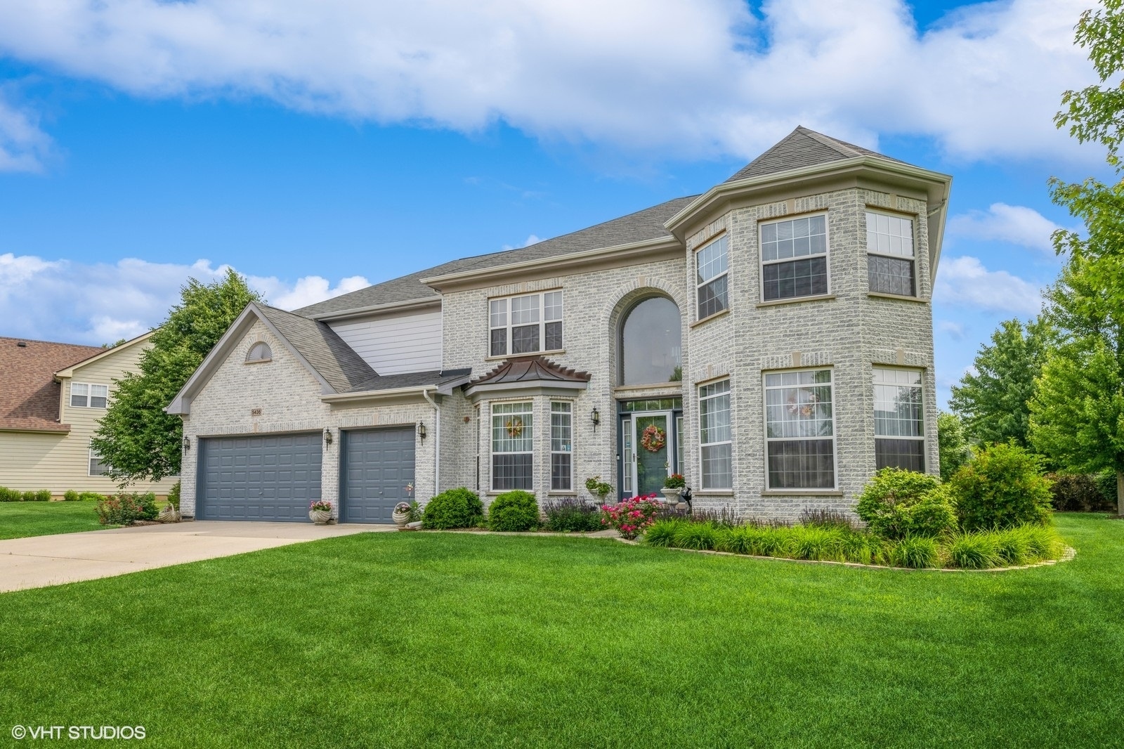 Property Photo: 5436 Swan Circle IL 60192