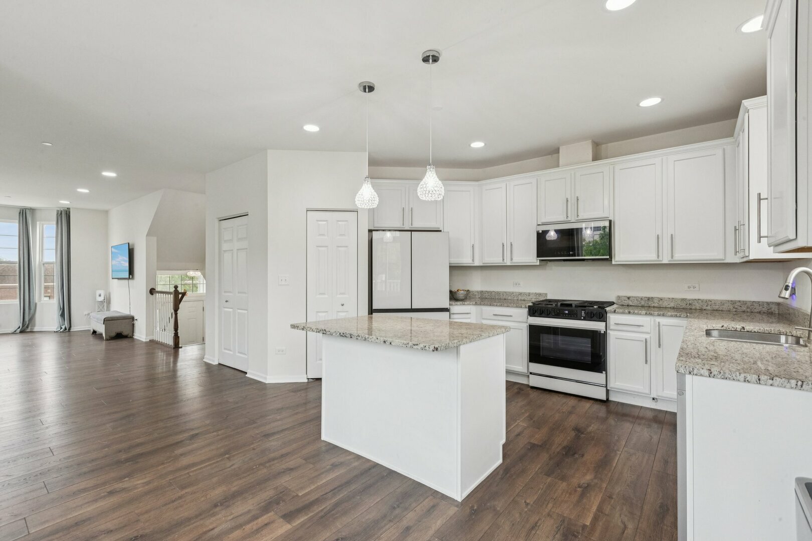 Property Photo:  1911 Continental Avenue  IL 60563 