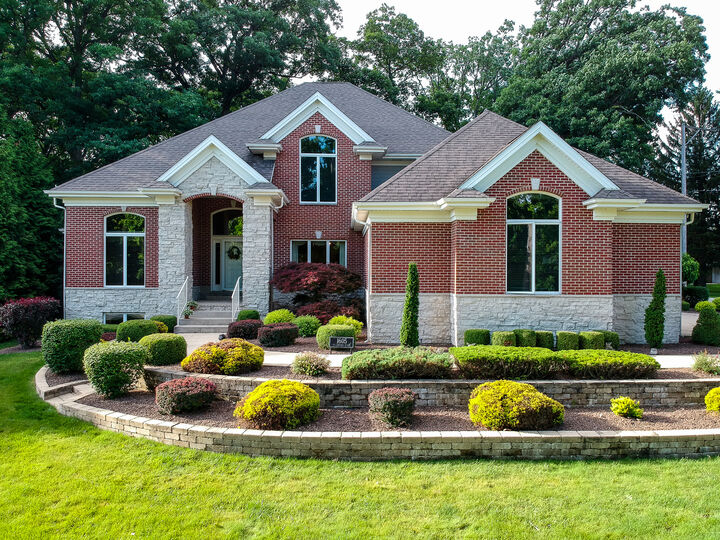 Property Photo:  1605 Waterford Place  IL 60914 