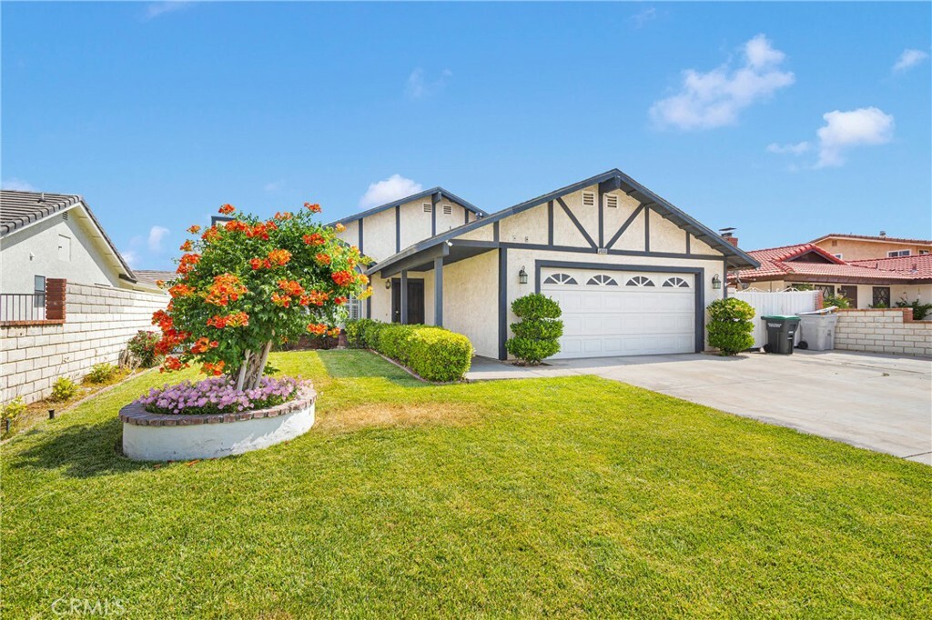 Property Photo: 14060 Driftwood Drive CA 92395