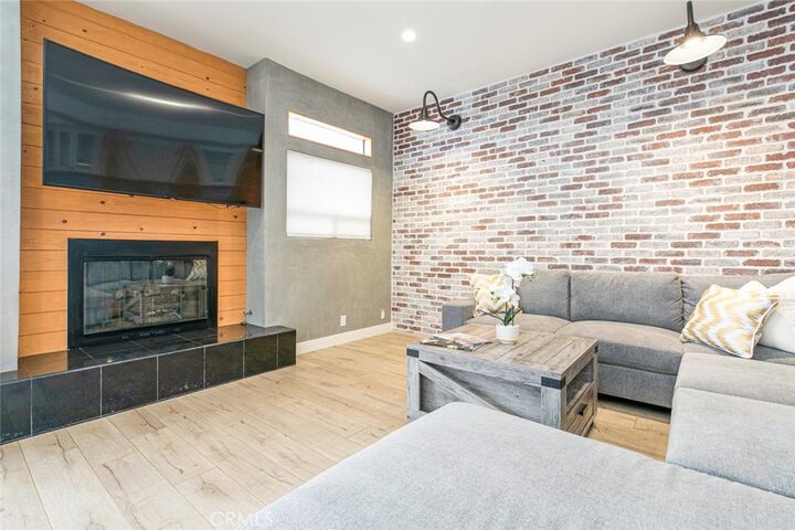 Property Photo:  11911 Magnolia Boulevard 19  CA 91607 