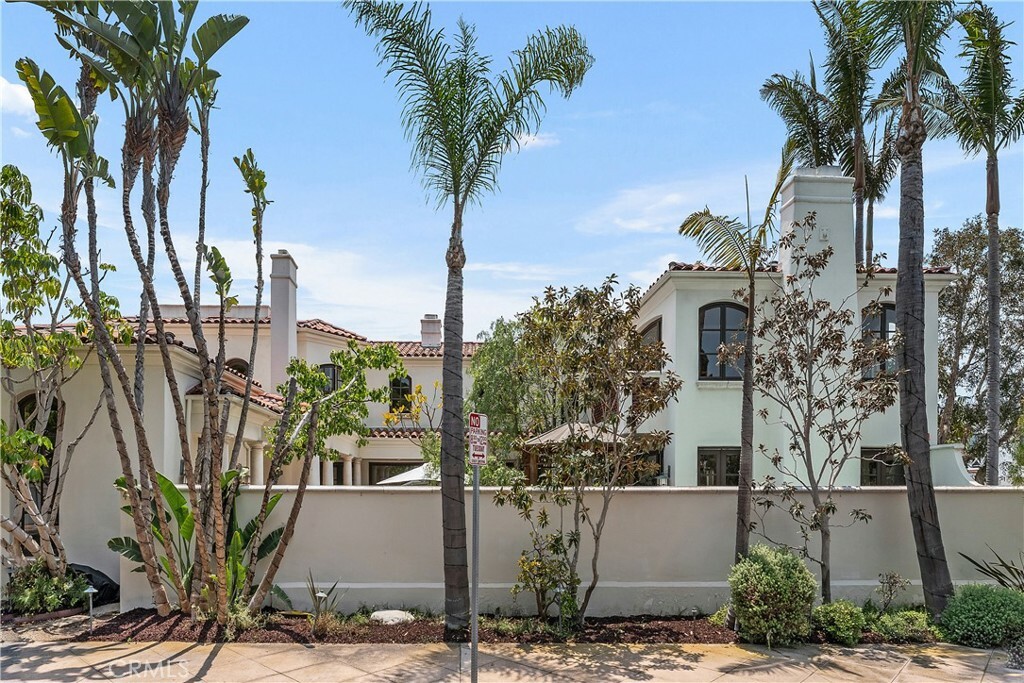 Property Photo: 401 Piazza Lido CA 92663