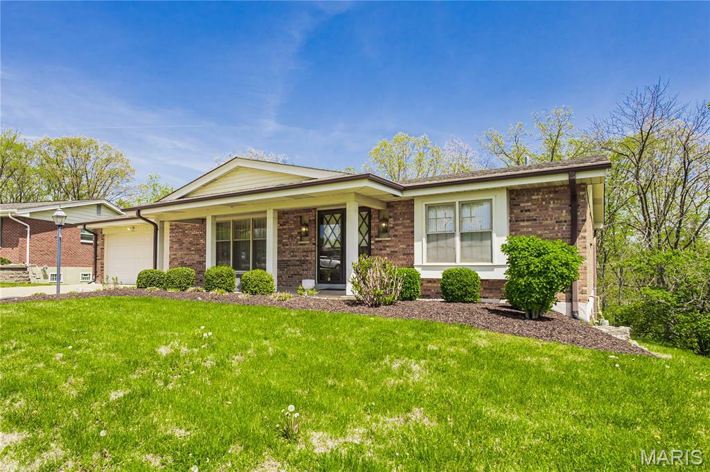Property Photo: 4529 Mooncrest Drive MO 63128