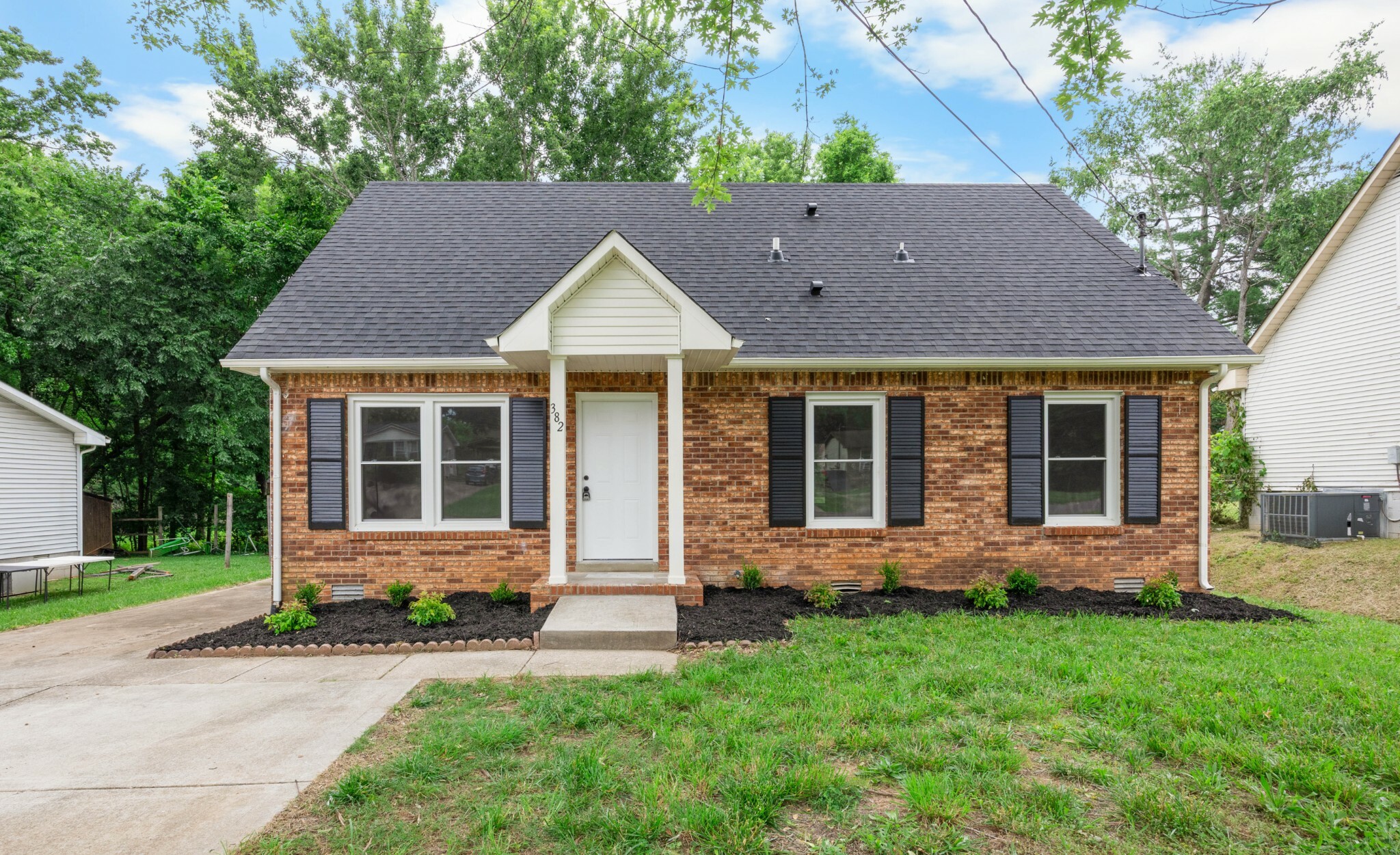 Property Photo: 382 Louise Ln TN 37042