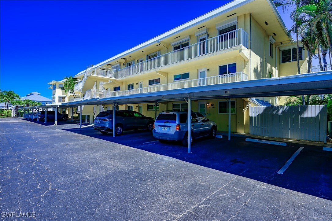 Property Photo: 1100 8th Avenue S 309C FL 34102