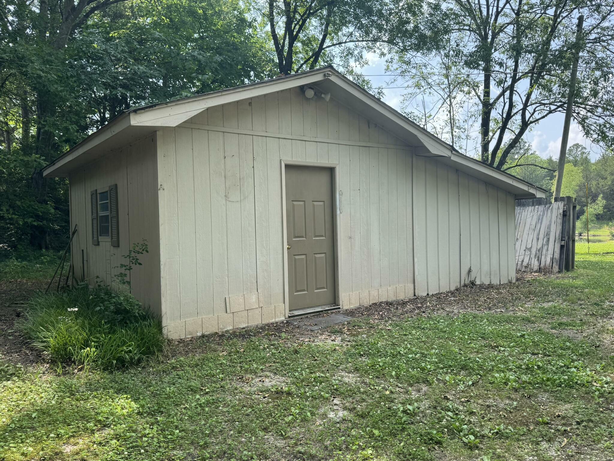 Property Photo: 472 Road 1310 MS 38857