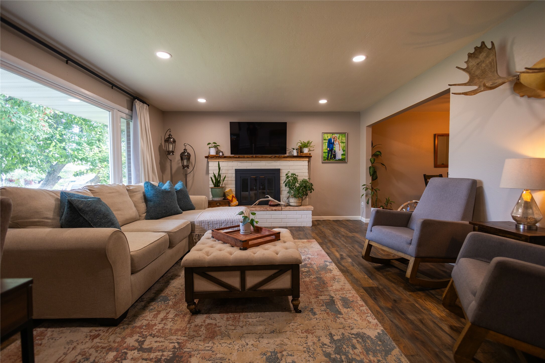 Property Photo: 1511 E Broadway Street MT 59601